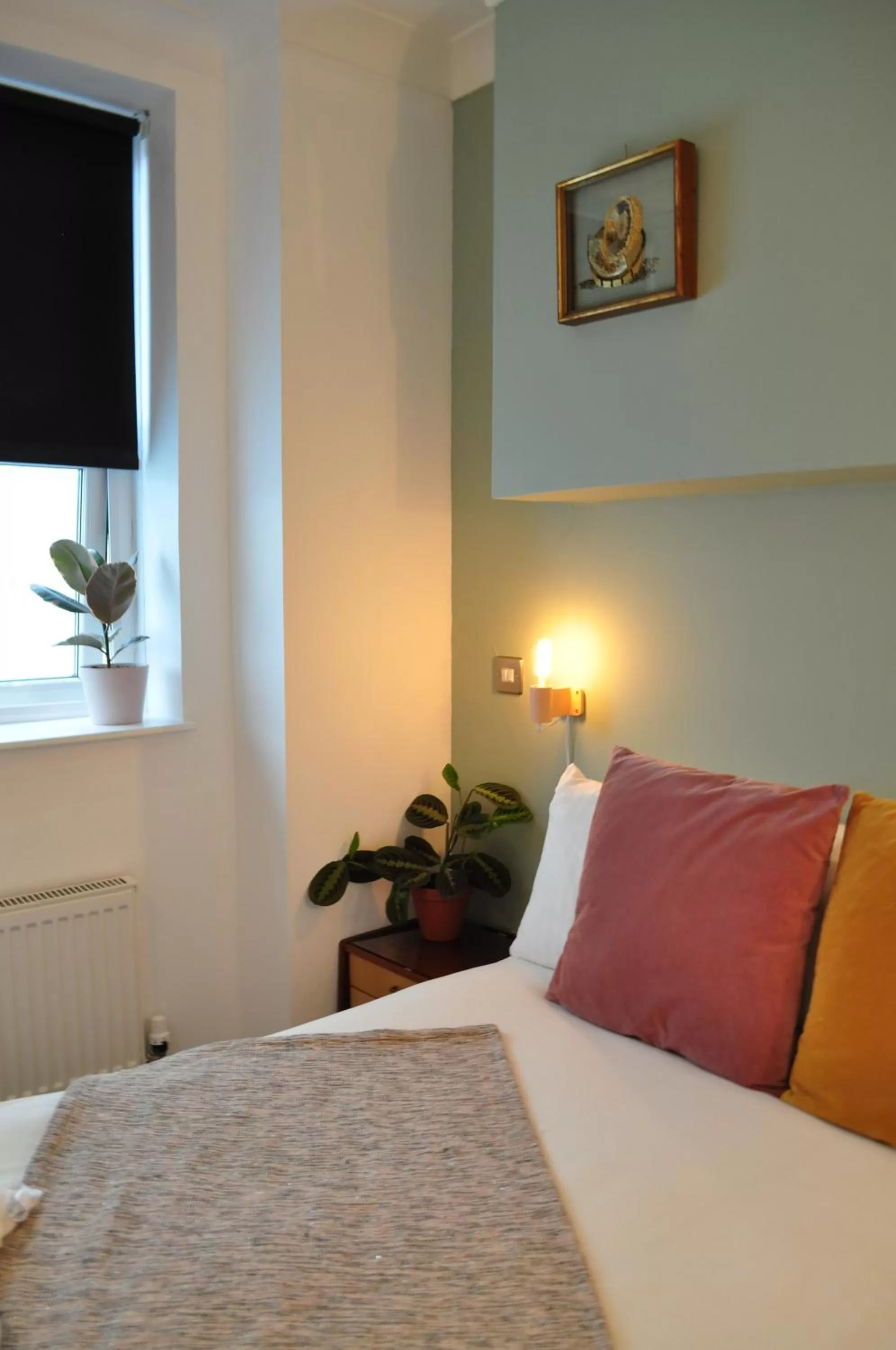 Bed in Old Ship Inn Hackney