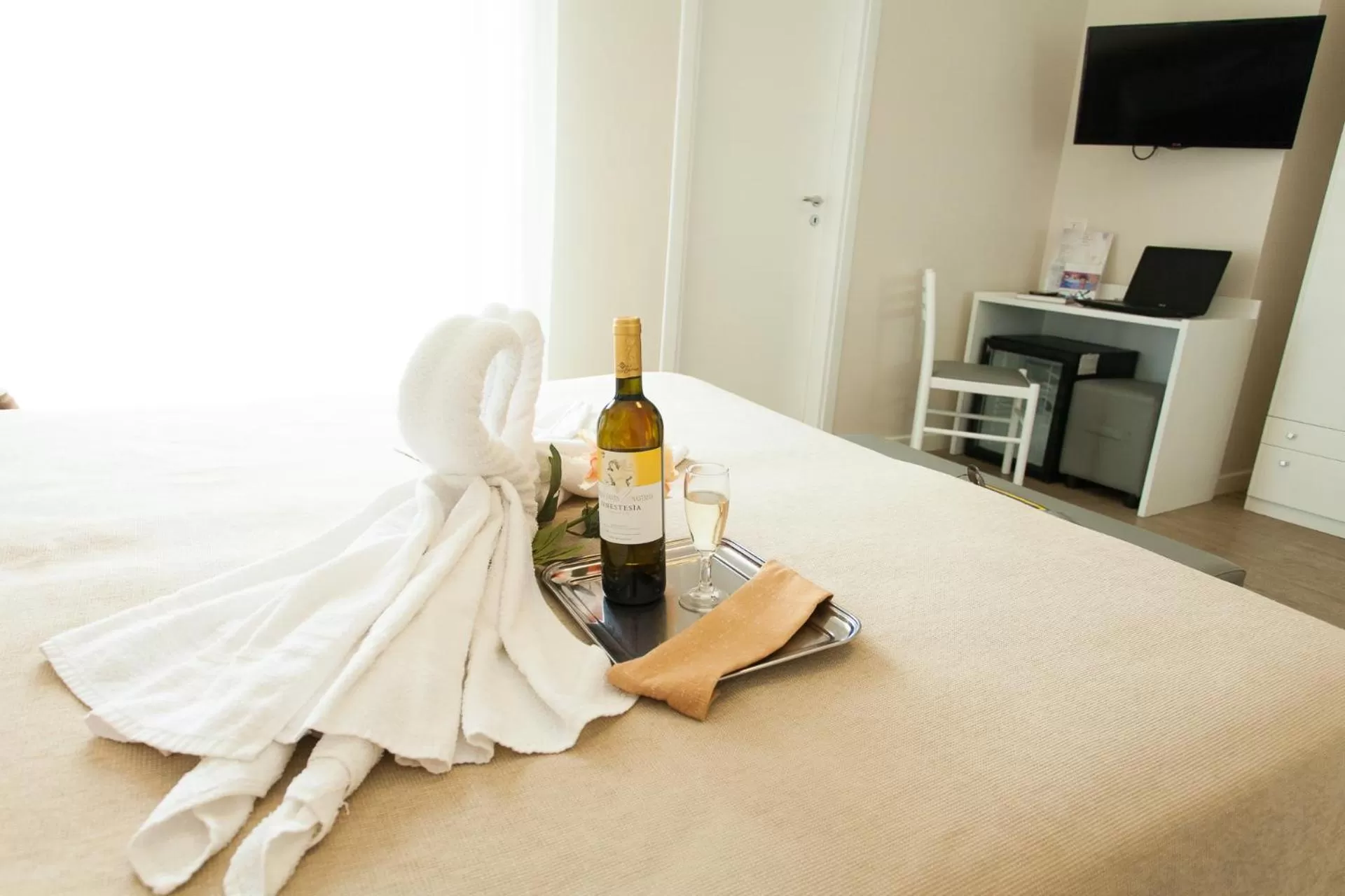 Bed in Hotel Costazzurra Museum & Spa