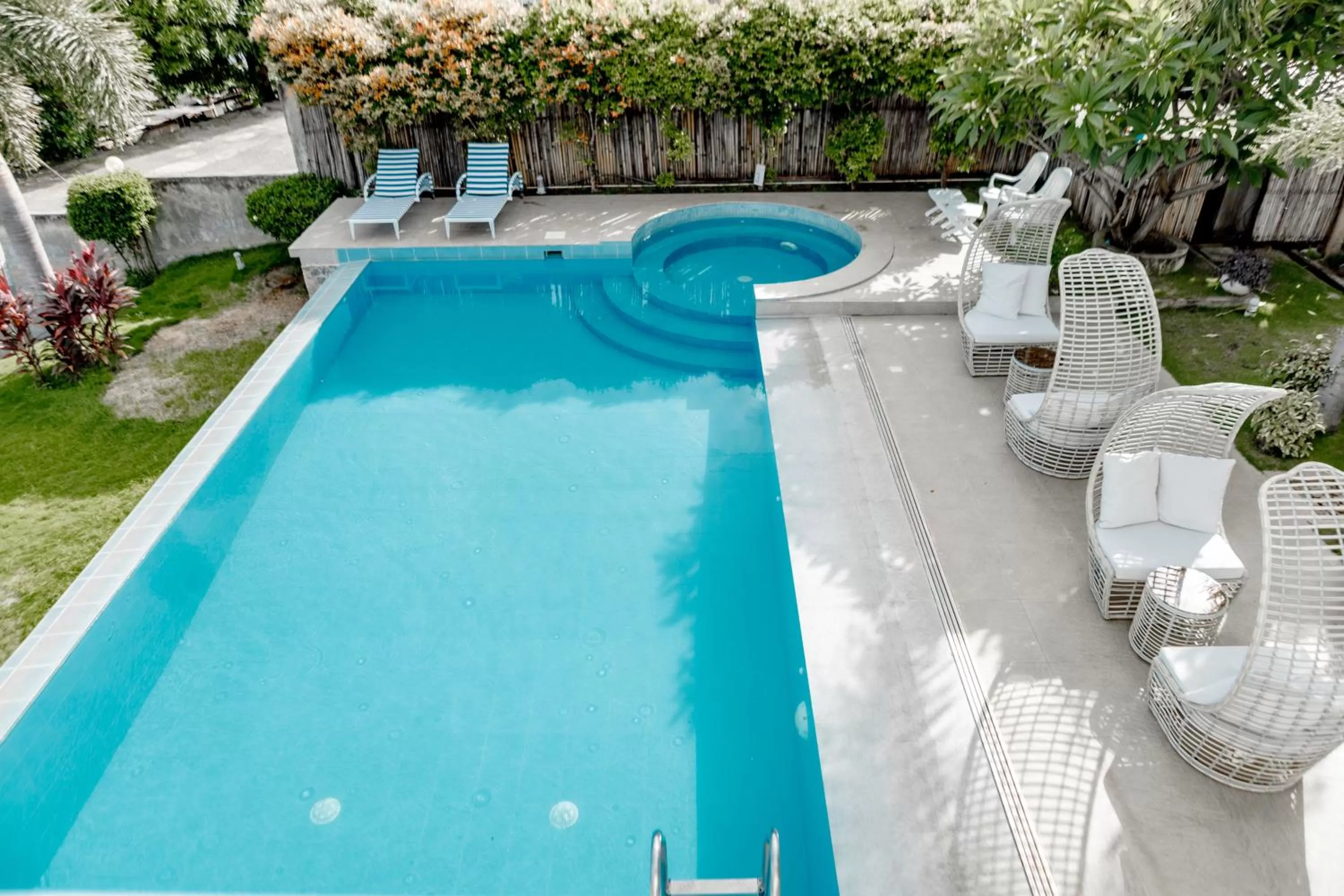 A Villas Resort & Restaurant