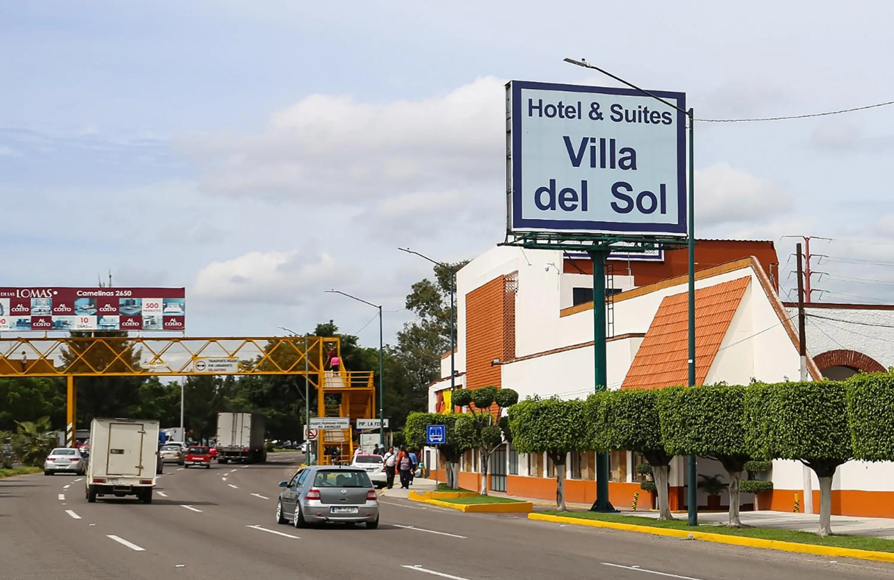 Facade/entrance in Hotel & Suites Villa del Sol