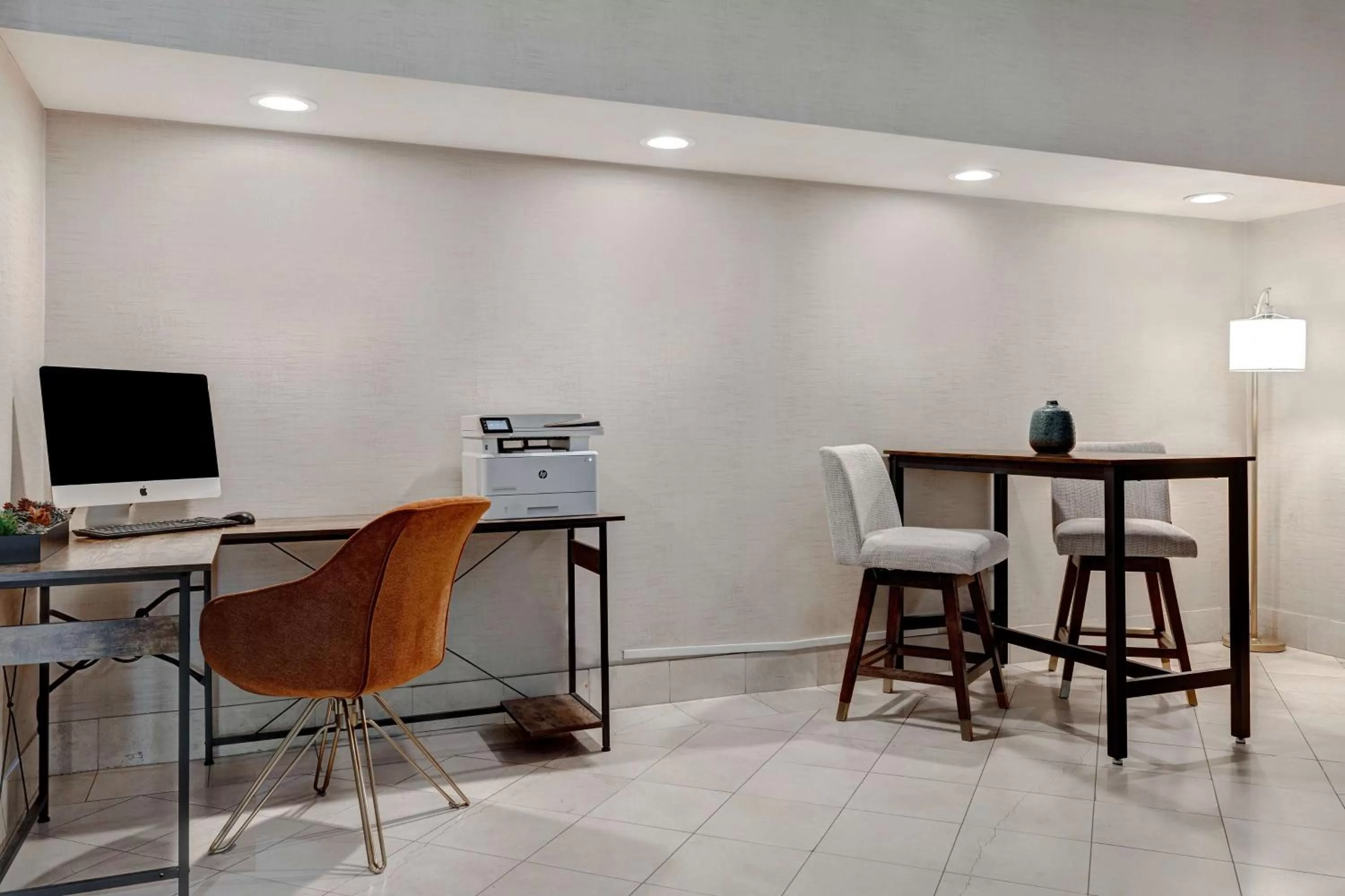 Lobby or reception in Embassy Suites by Hilton Santa Clara Silicon Valley