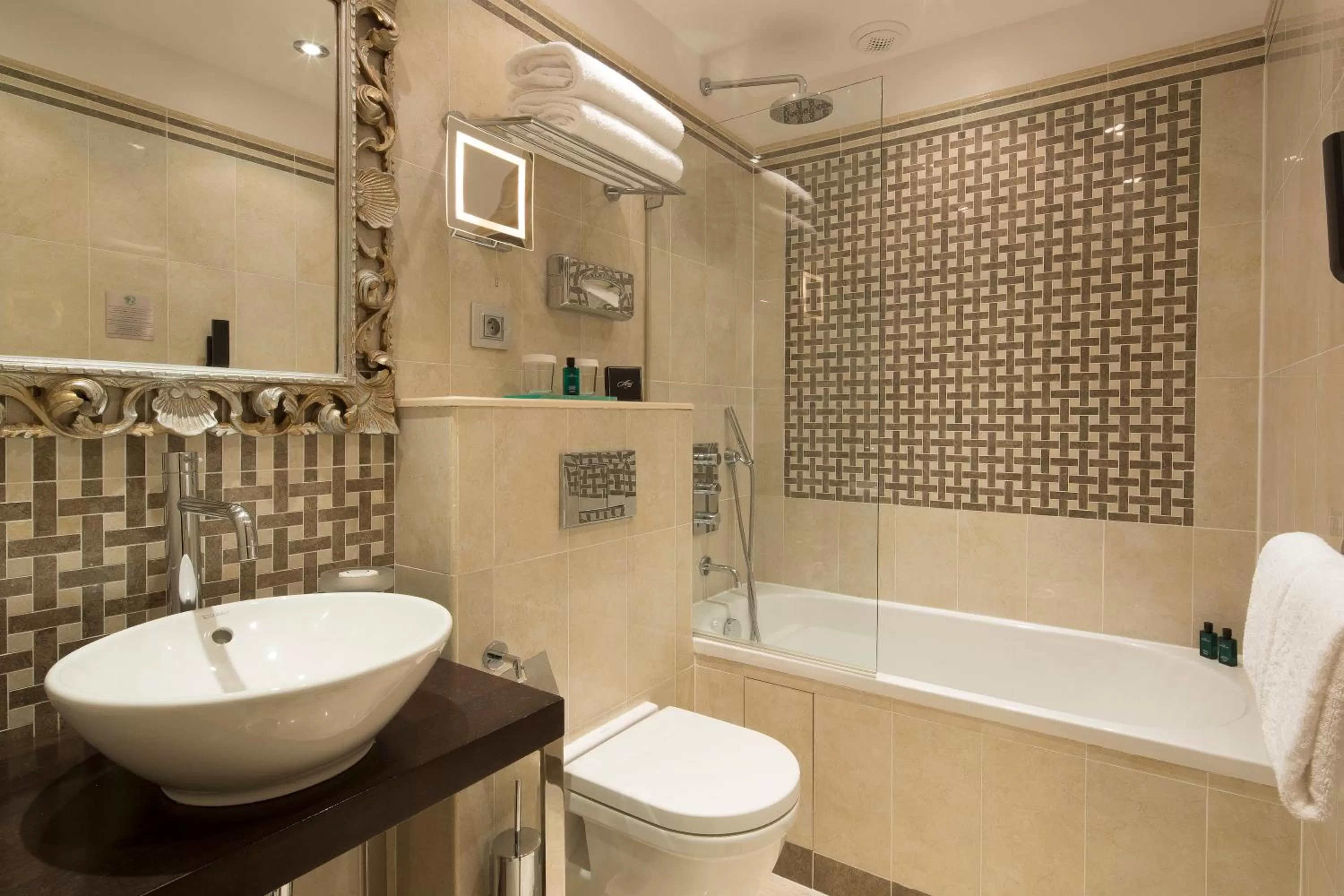 Bathroom in Hotel Ares Eiffel