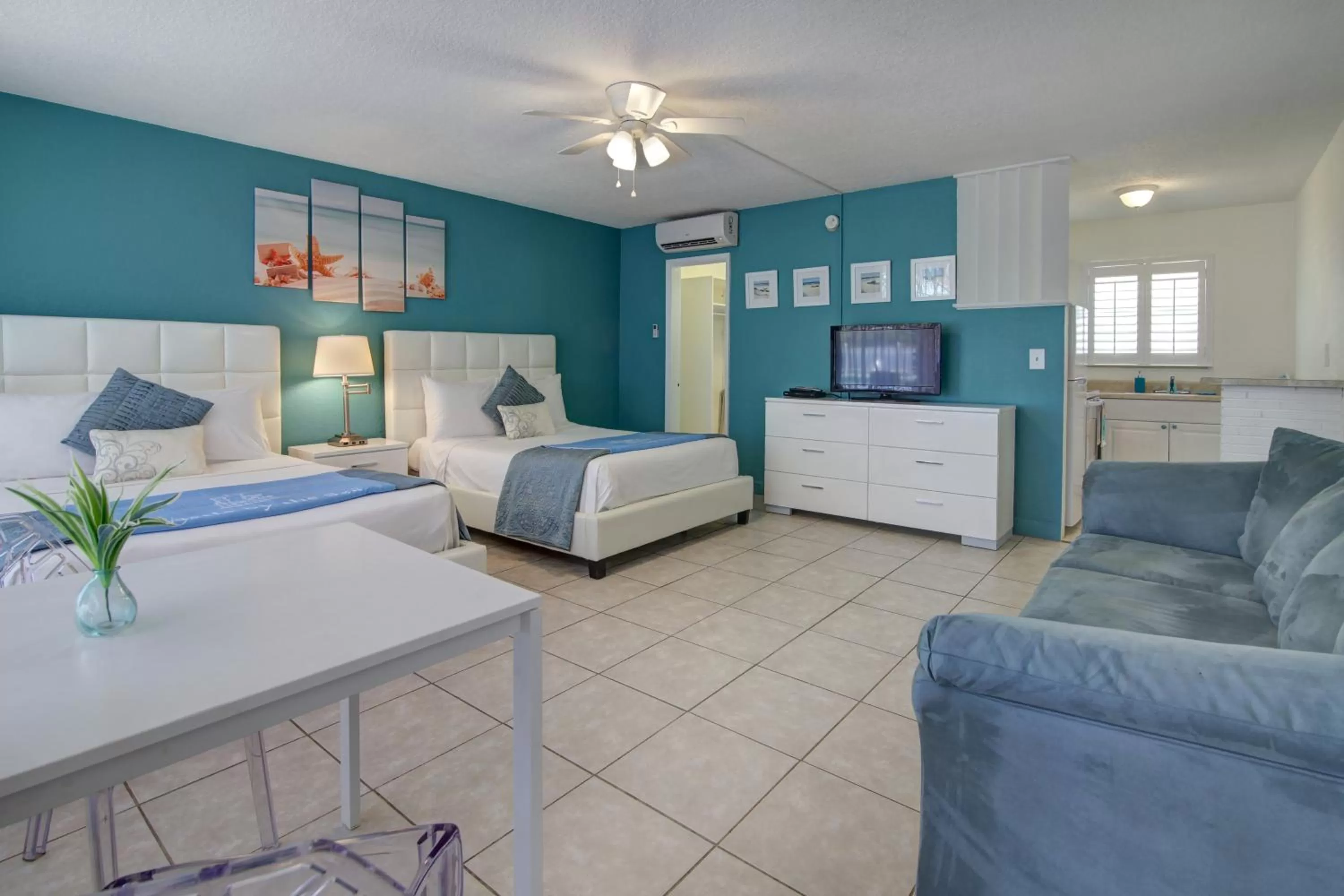 Photo of the whole room in Castle by the Sea Motel