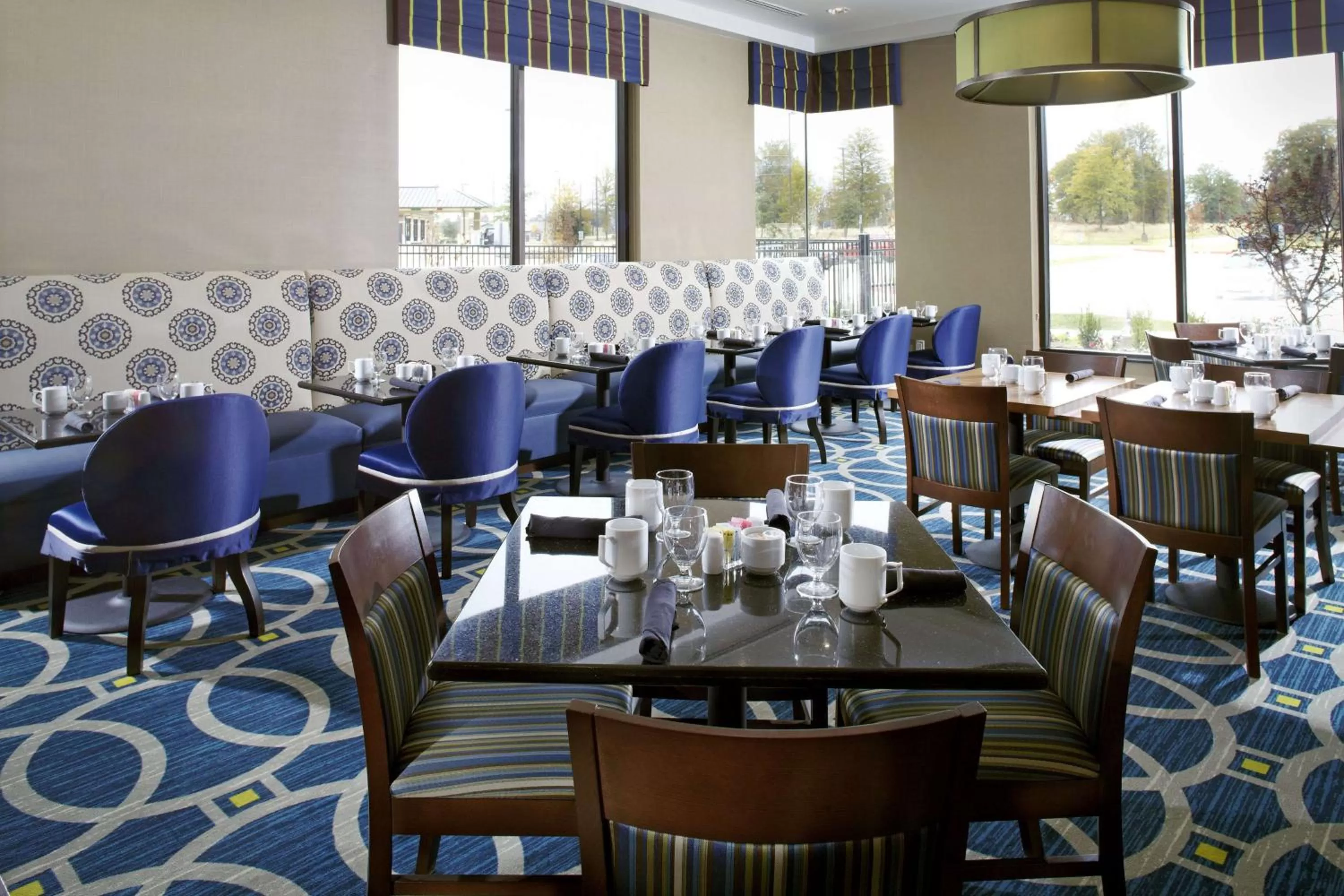 Restaurant/places to eat in Hilton Garden Inn Texarkana