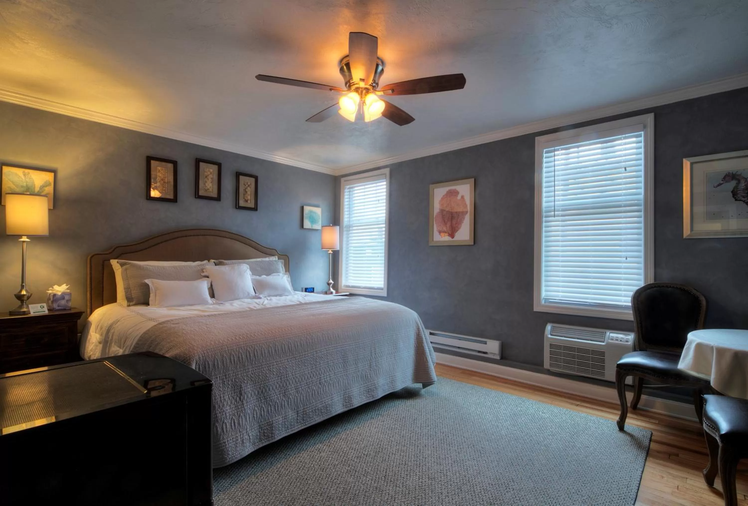 Room 14 - Cathy Room - Deluxe King Bed in Bouchard Restaurant & Inn