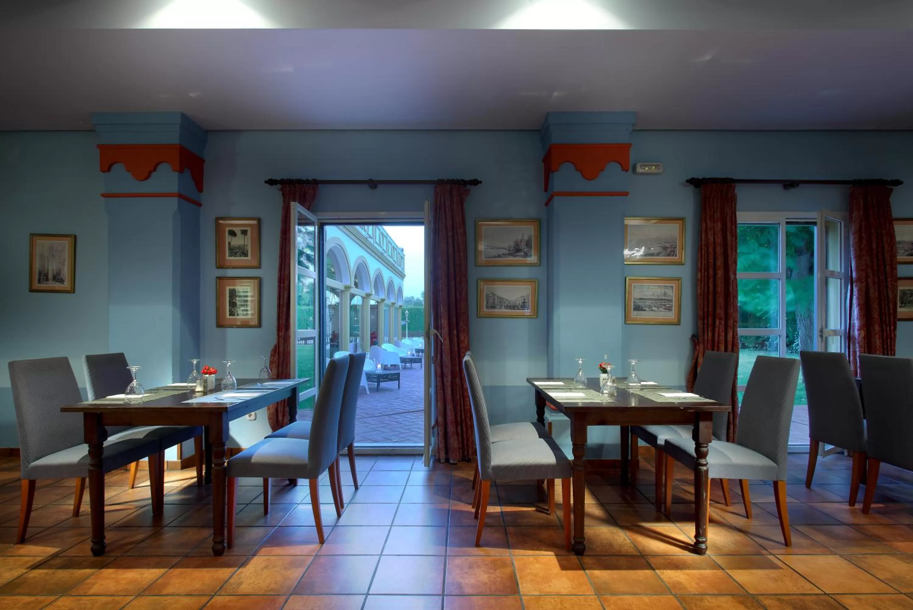 Restaurant/places to eat in Exe Gran Hotel Solucar