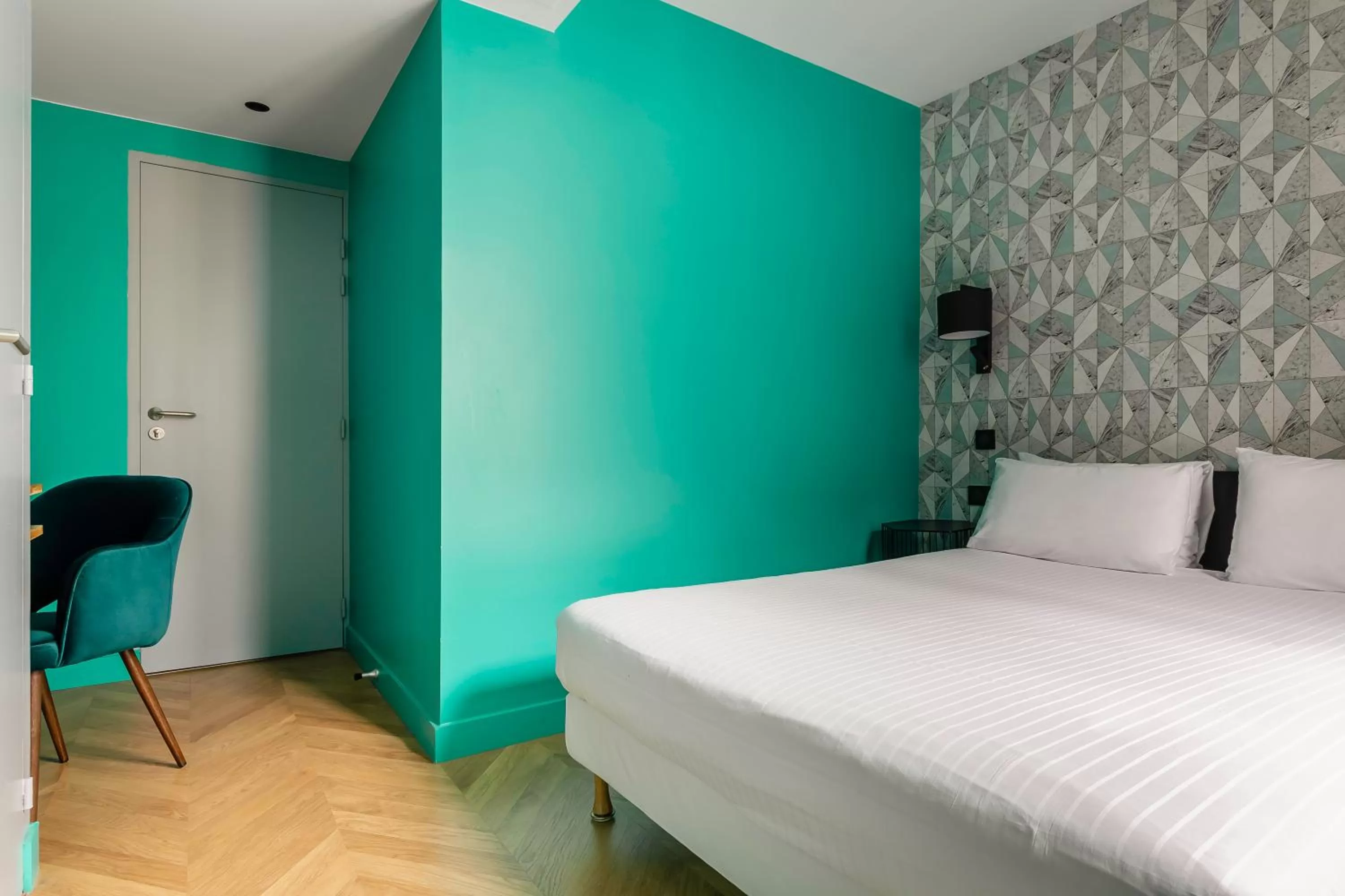 Bed in Hotel Elysée Etoile