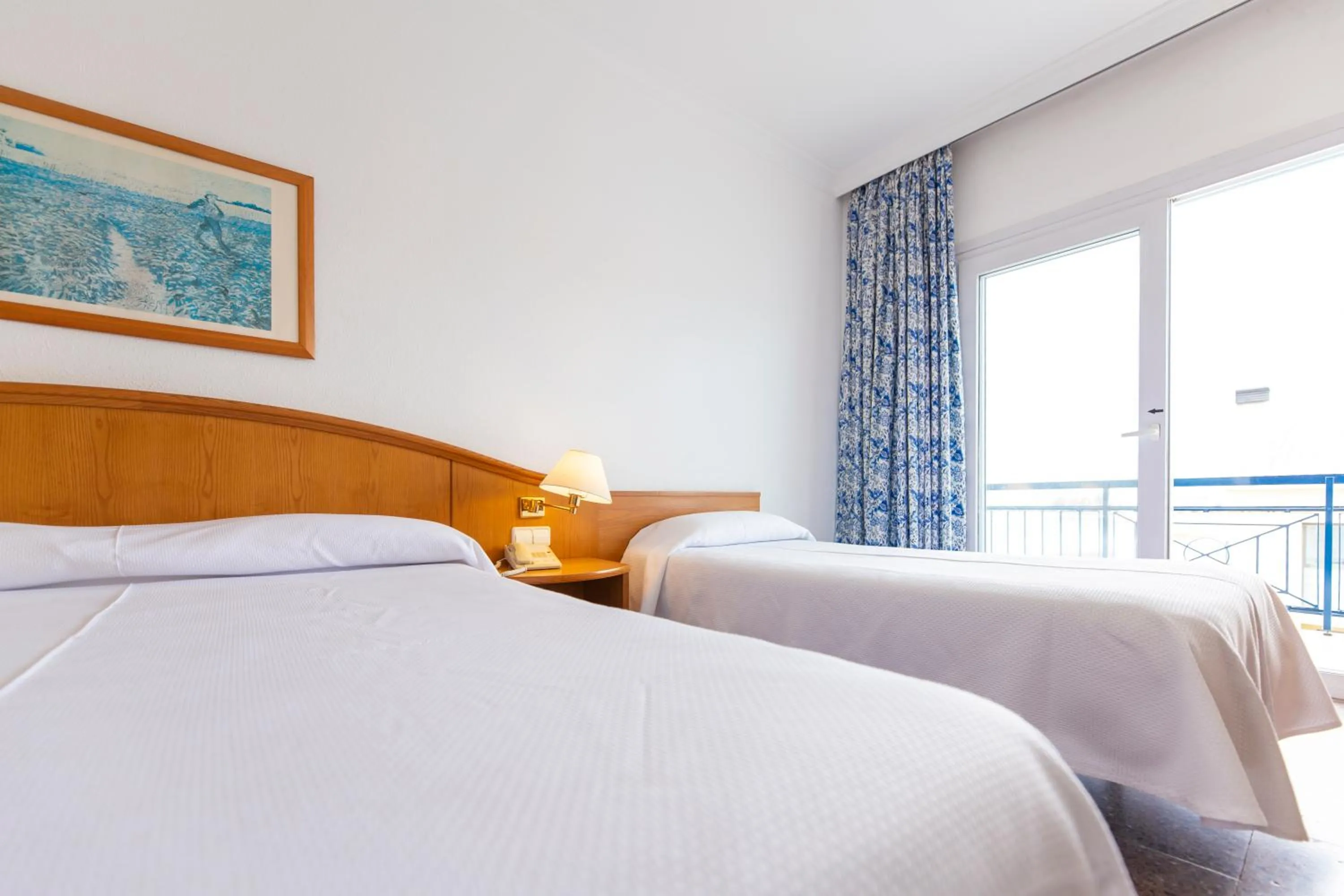 Photo of the whole room, Bed in Hotel Ramblamar