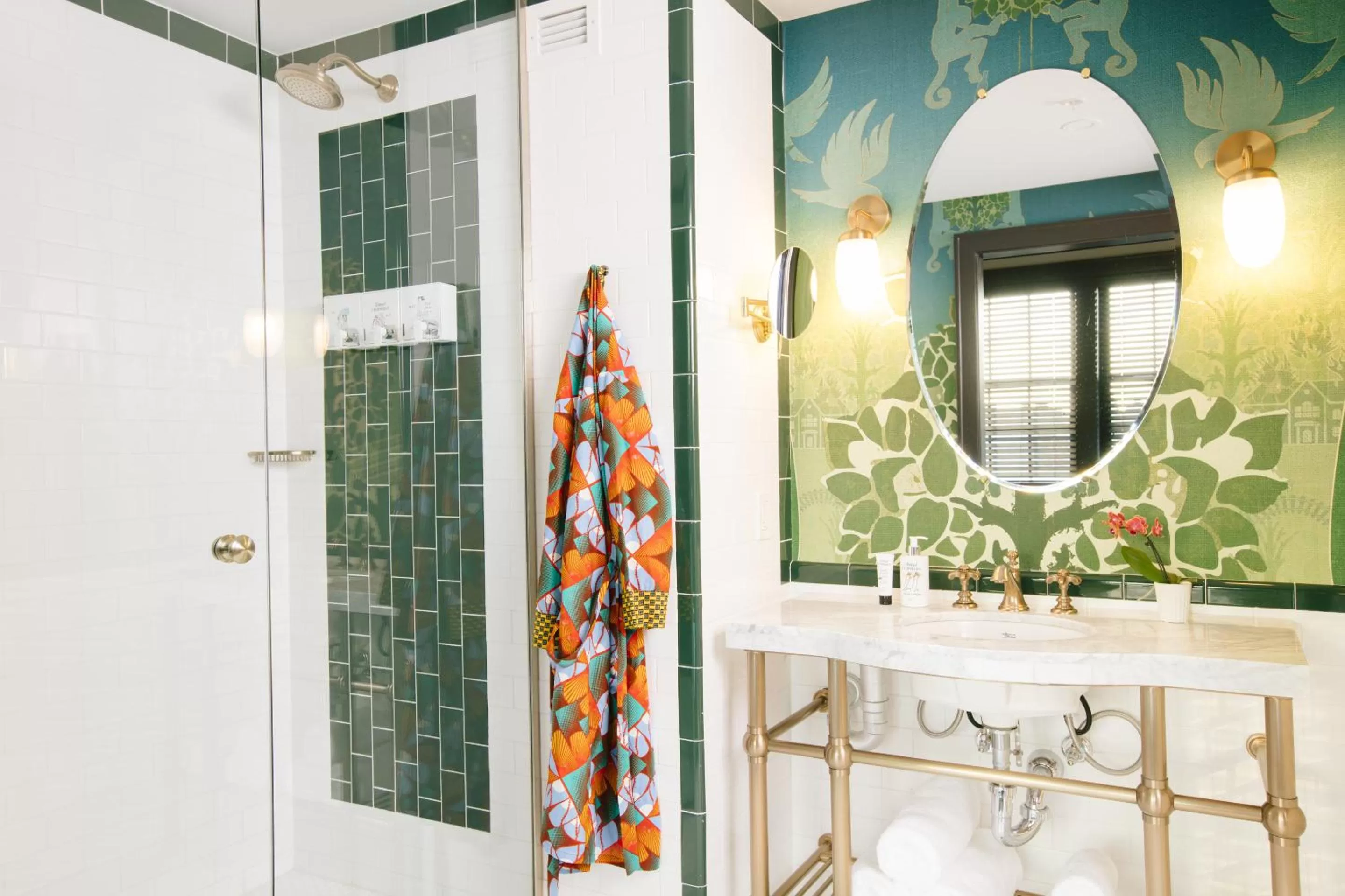 Bathroom in Hotel Clermont Atlanta, by Oliver