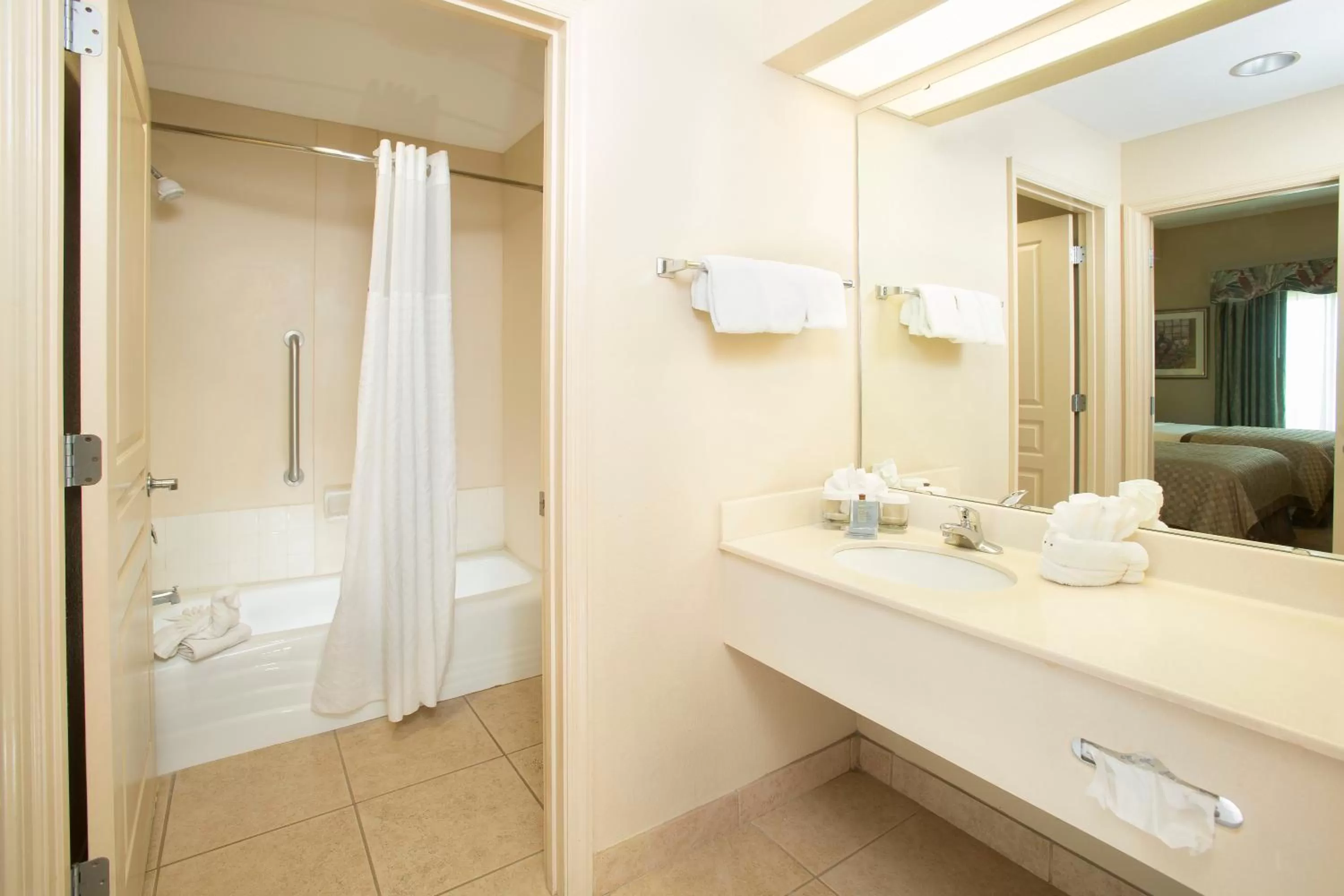 Bathroom in Hawthorn Suites by Wyndham Lake Buena Vista, a staySky Hotel & Resort