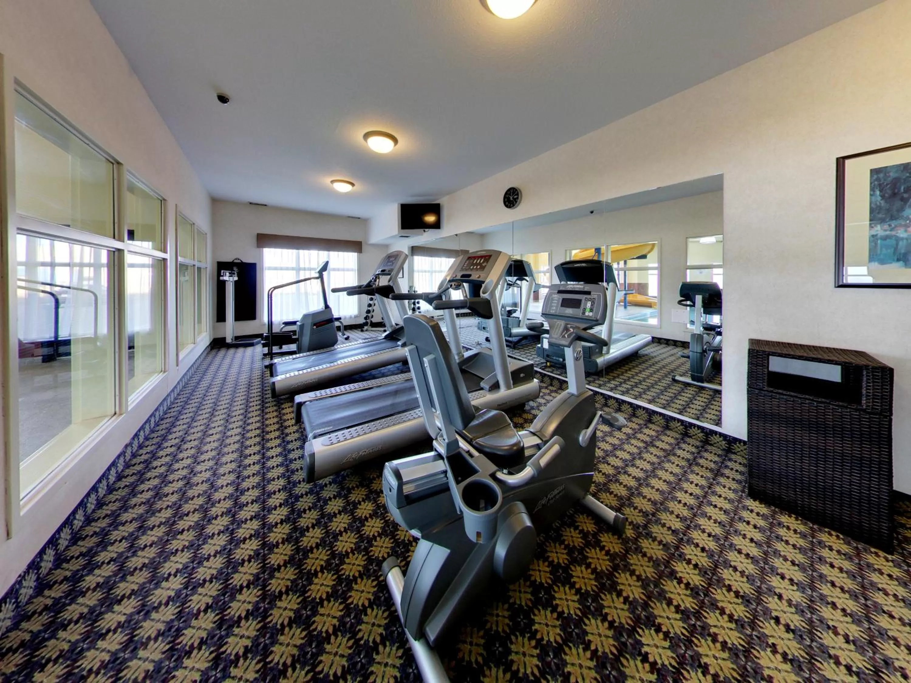 Fitness centre/facilities in Holiday Inn Express Hotel & Suites - Edmonton International Airport by IHG