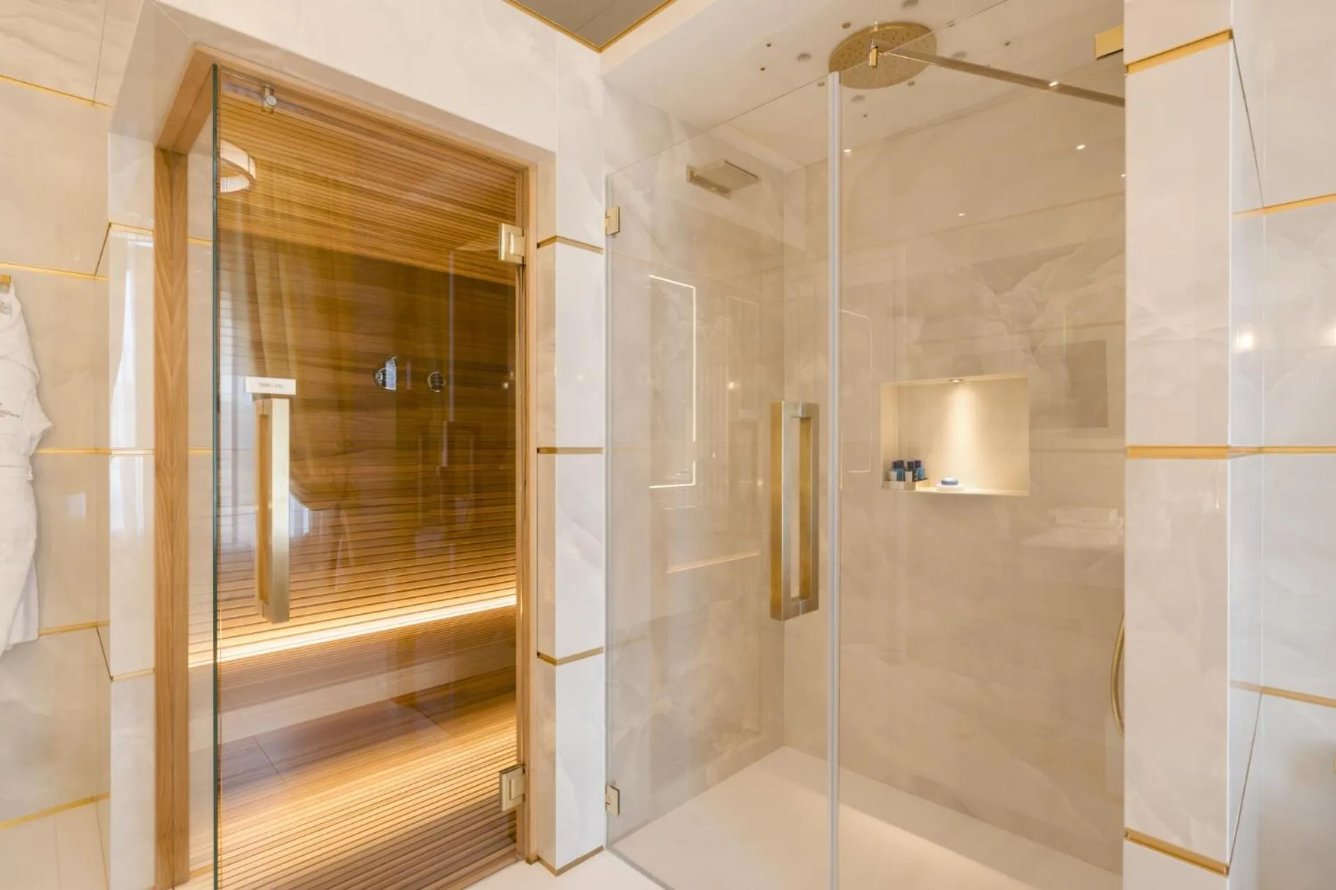 Bathroom in Grand Hotel Principe Di Piemonte