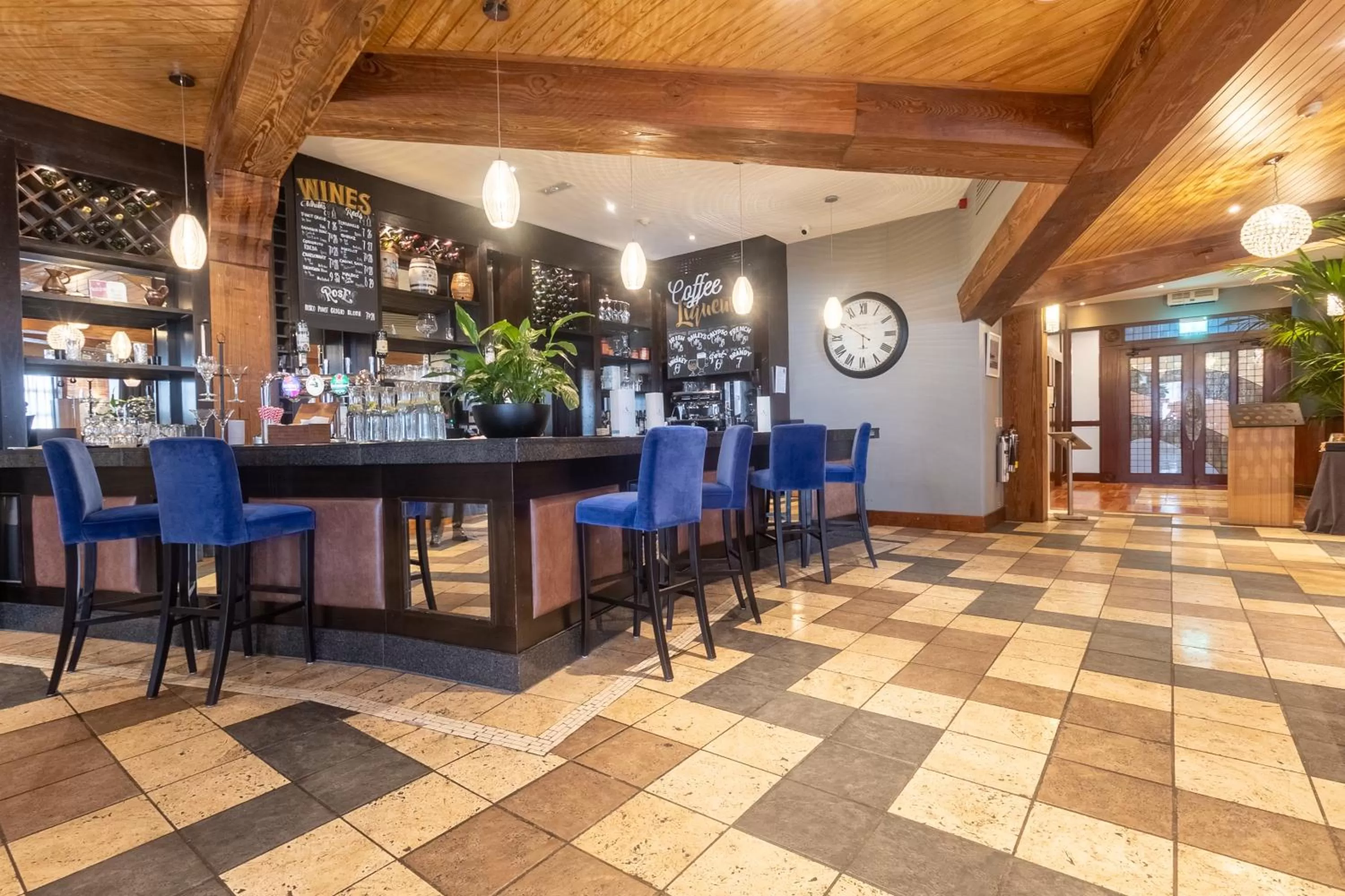 Restaurant/places to eat in Carrigaline Court Hotel & Leisure Centre