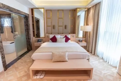 Bedroom, Bed in Century Hotel Doha