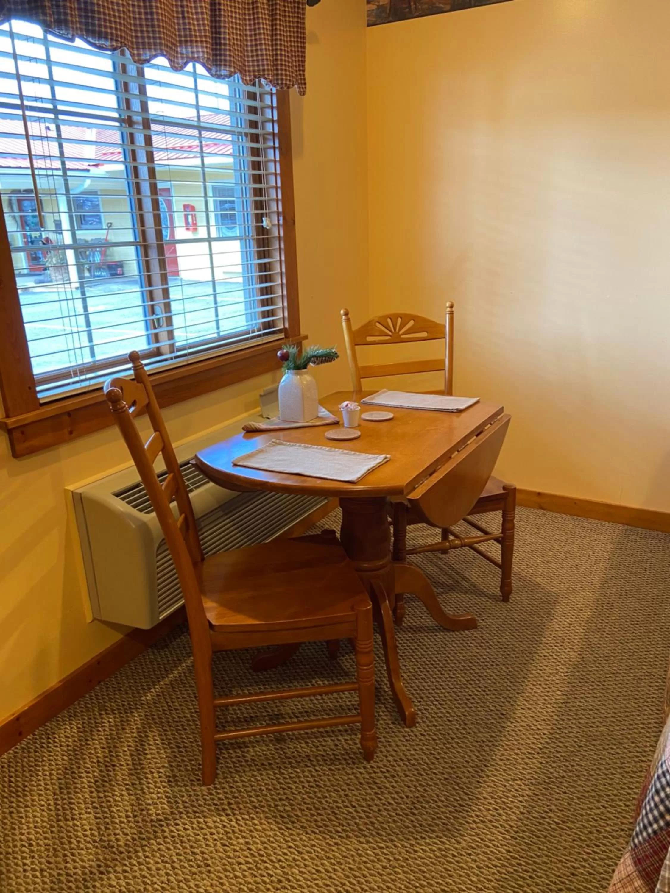 Dining area in The Garrett Inn