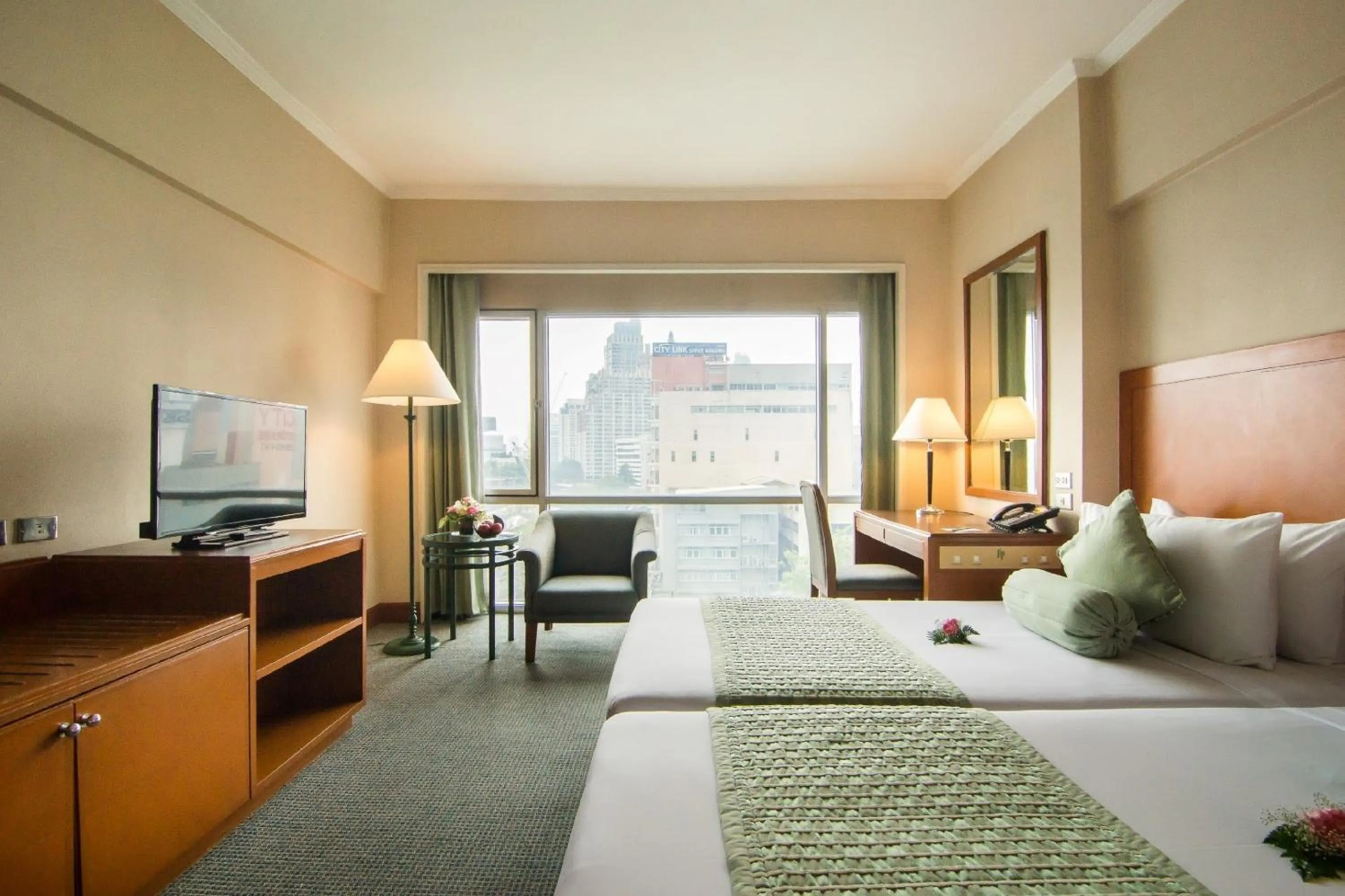Bedroom, Bed in Bangkok Palace Hotel