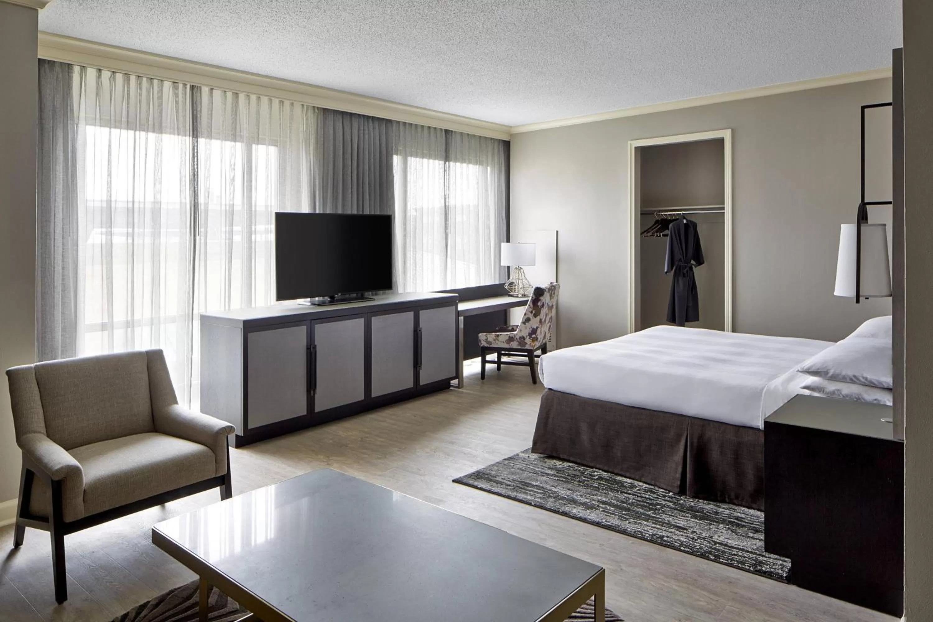 Photo of the whole room, Bed in Dallas/Plano Marriott at Legacy Town Center