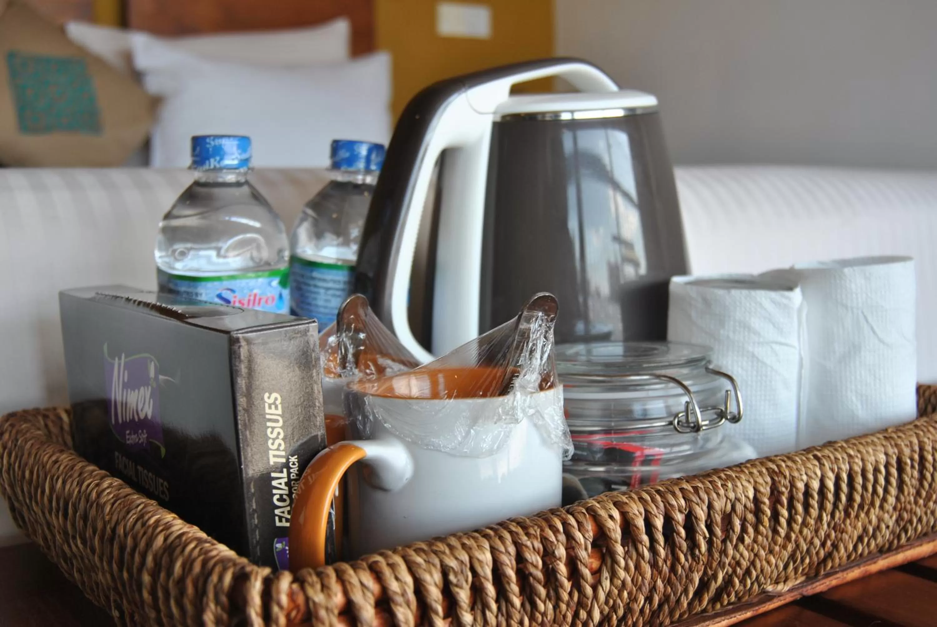 Coffee/tea facilities in The Canoe