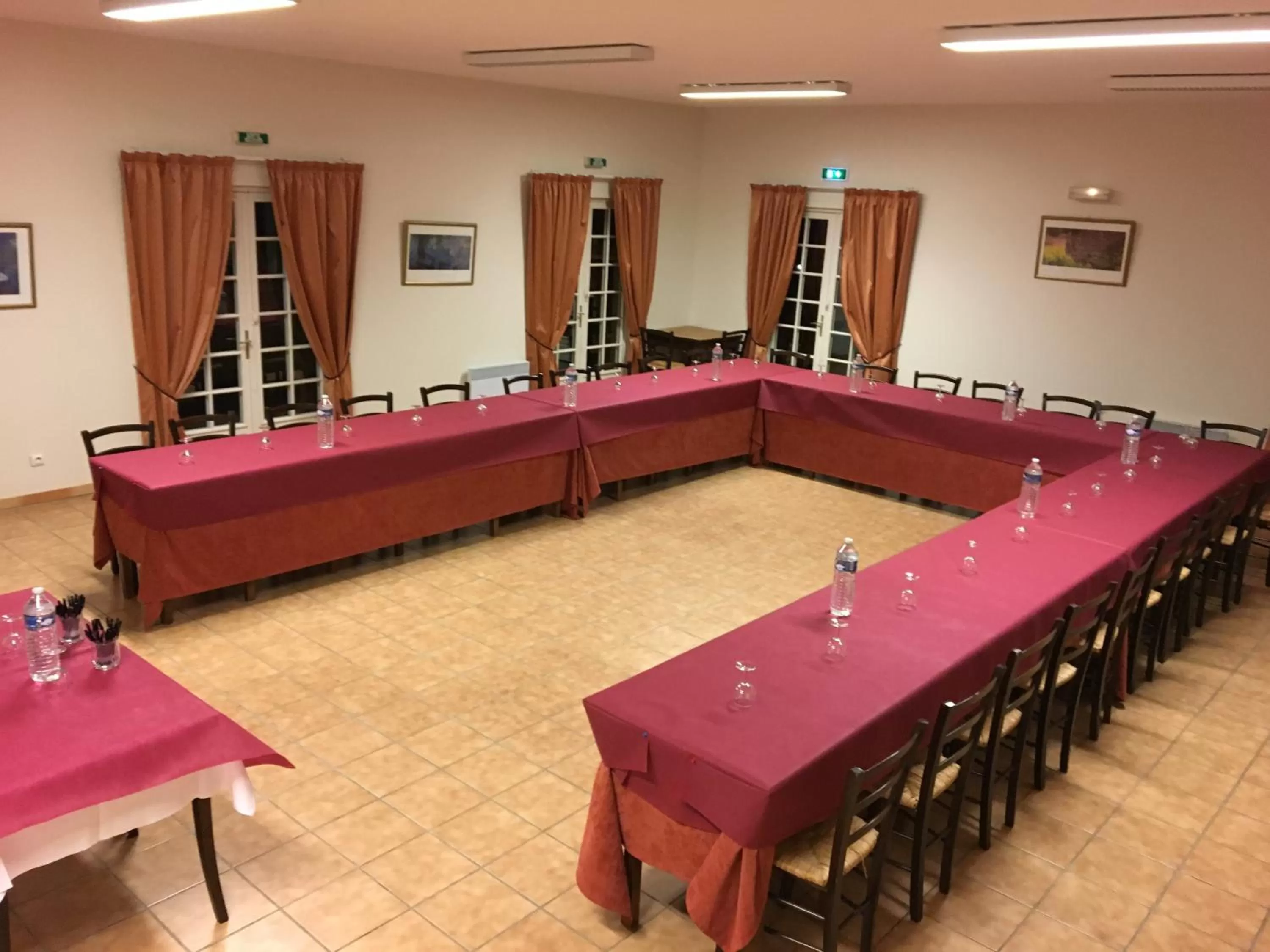 Banquet/Function facilities in Logis Hôtel Les Nymphéas