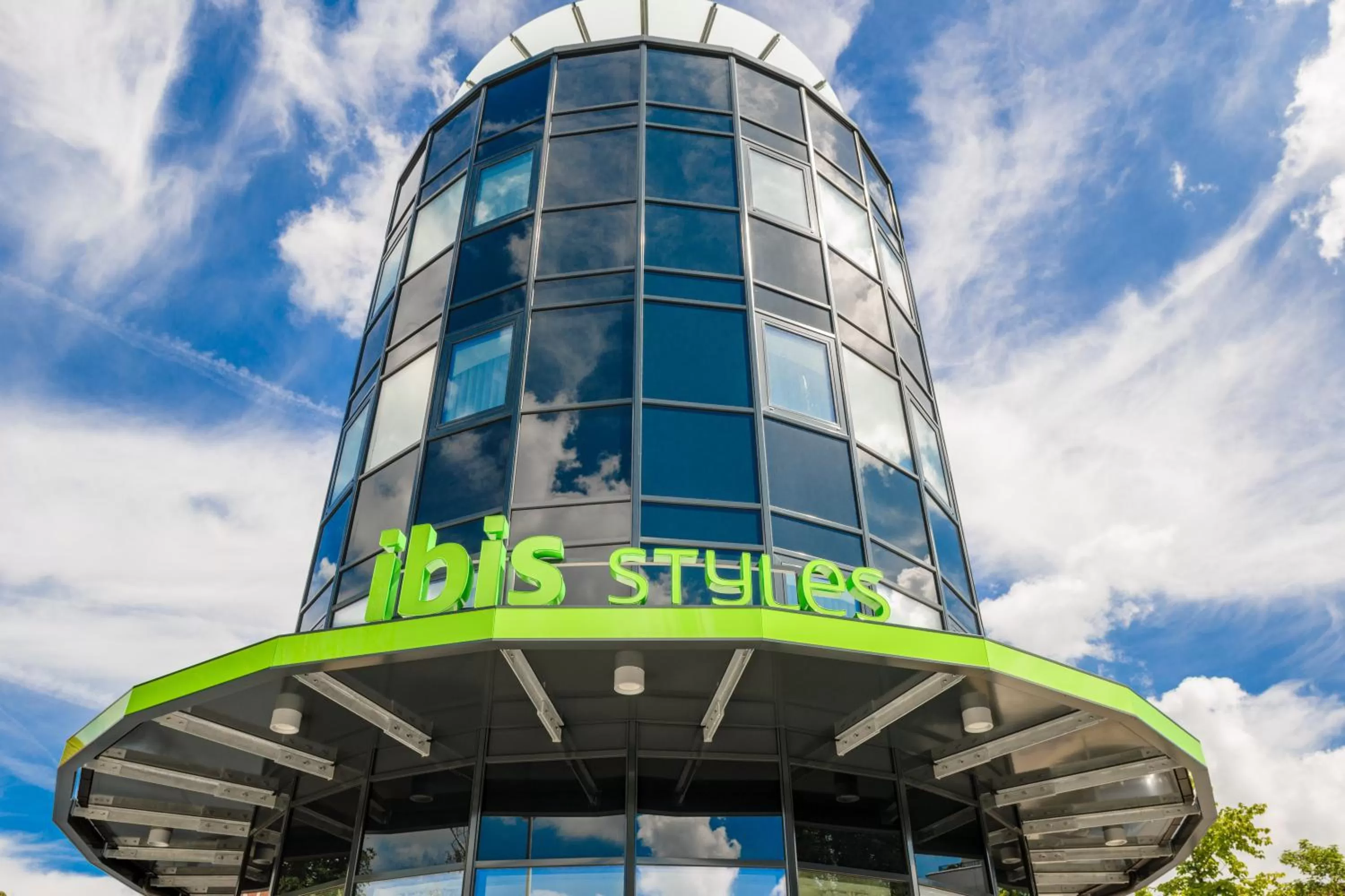 Facade/entrance, Property Building in Ibis Styles Hildesheim