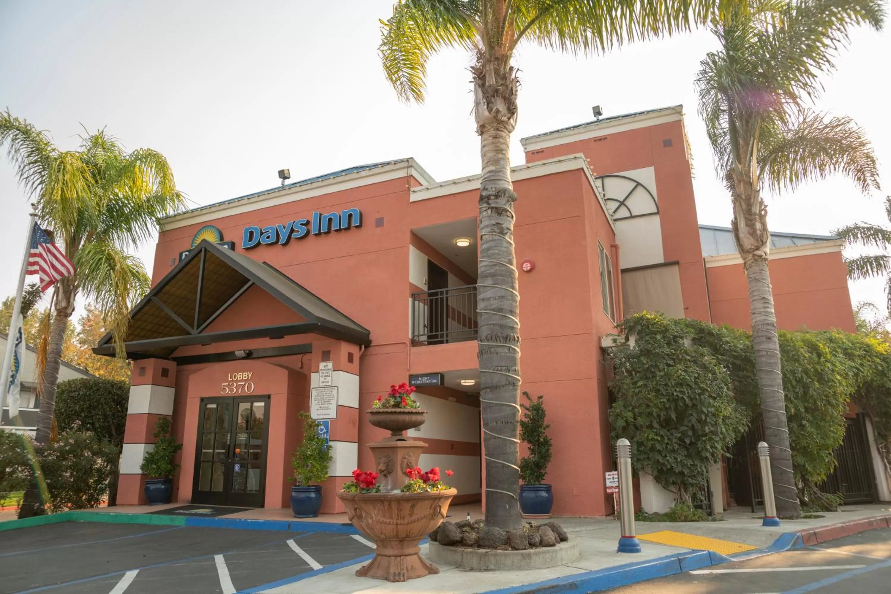 Facade/entrance in Days Inn by Wyndham Concord