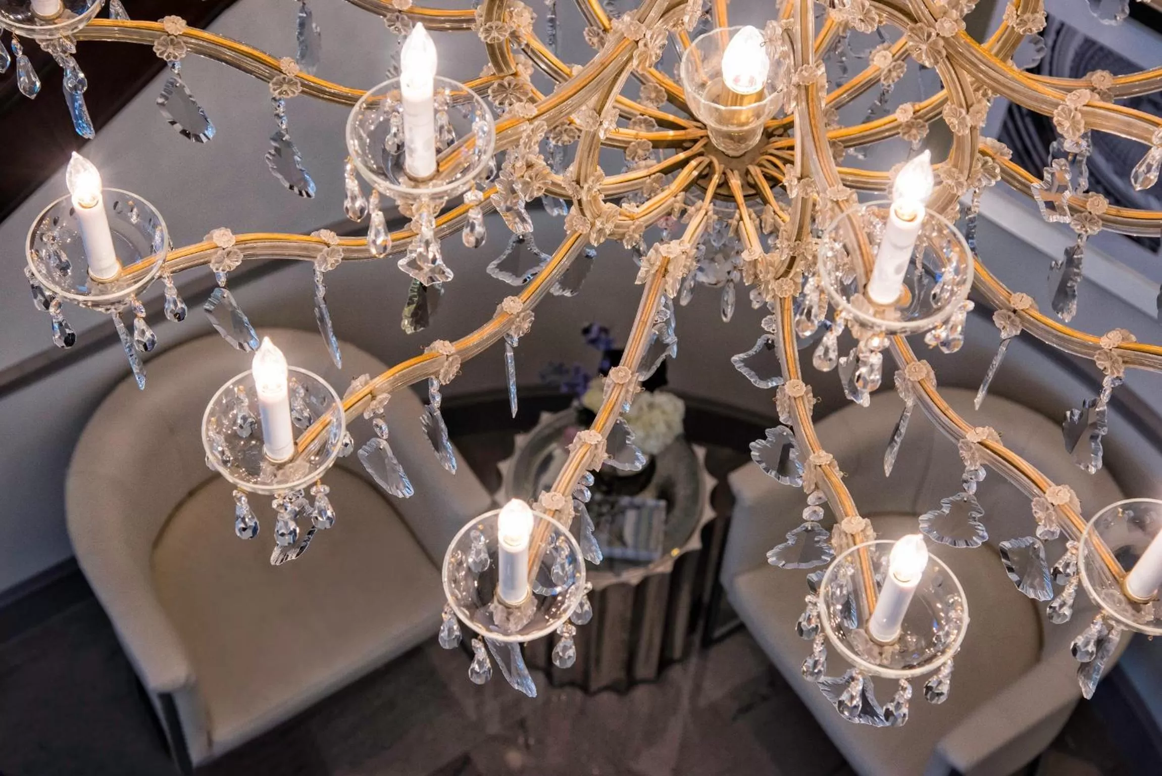 Seating area in Phoenix Park Hotel