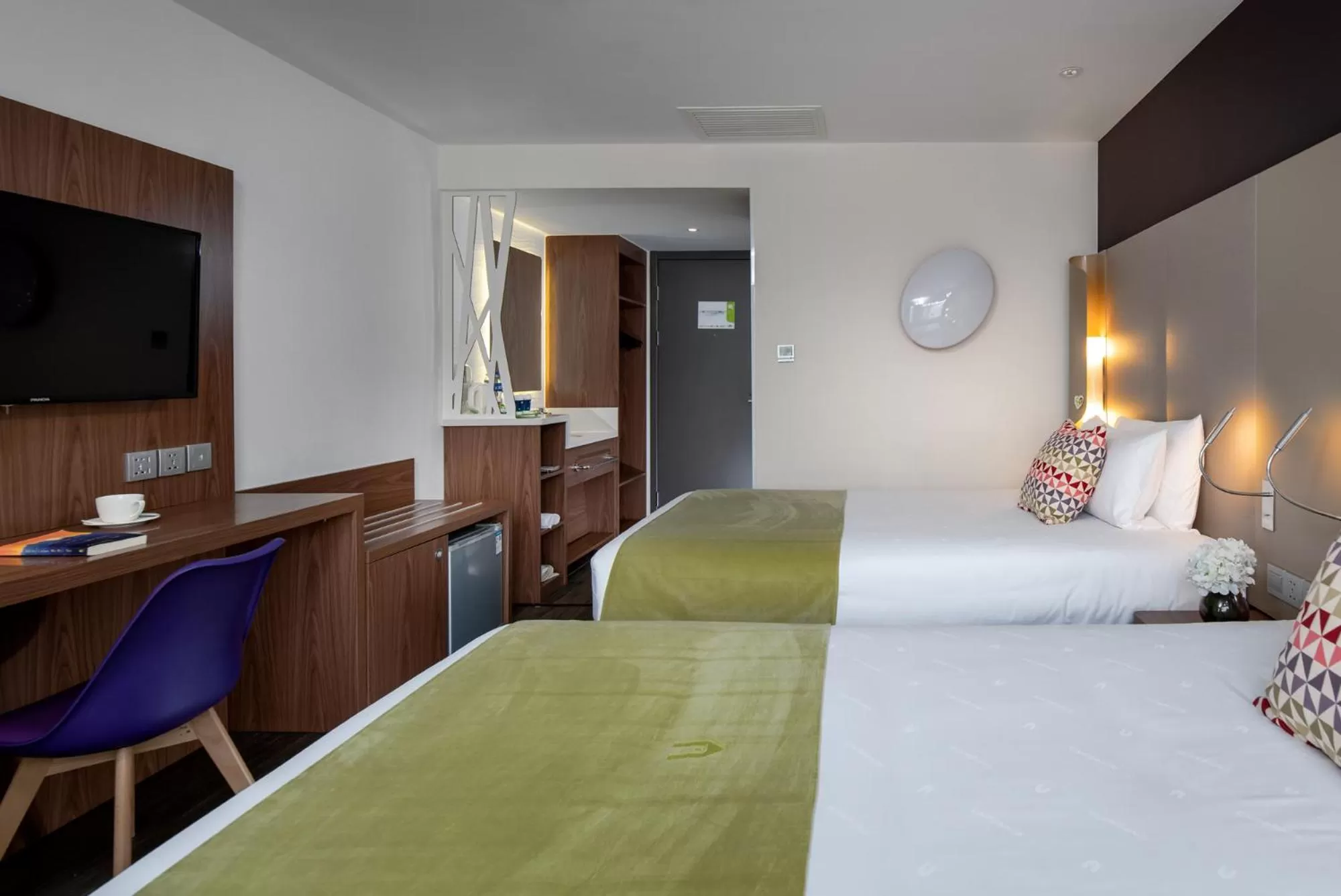 Photo of the whole room, Bed in Campanile Xi'an Bell Tower Huimin Street