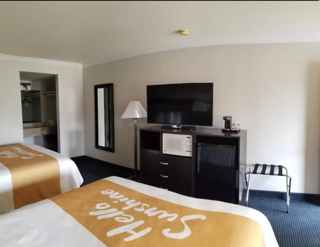 Bed in Days Inn by Wyndham Winnemucca