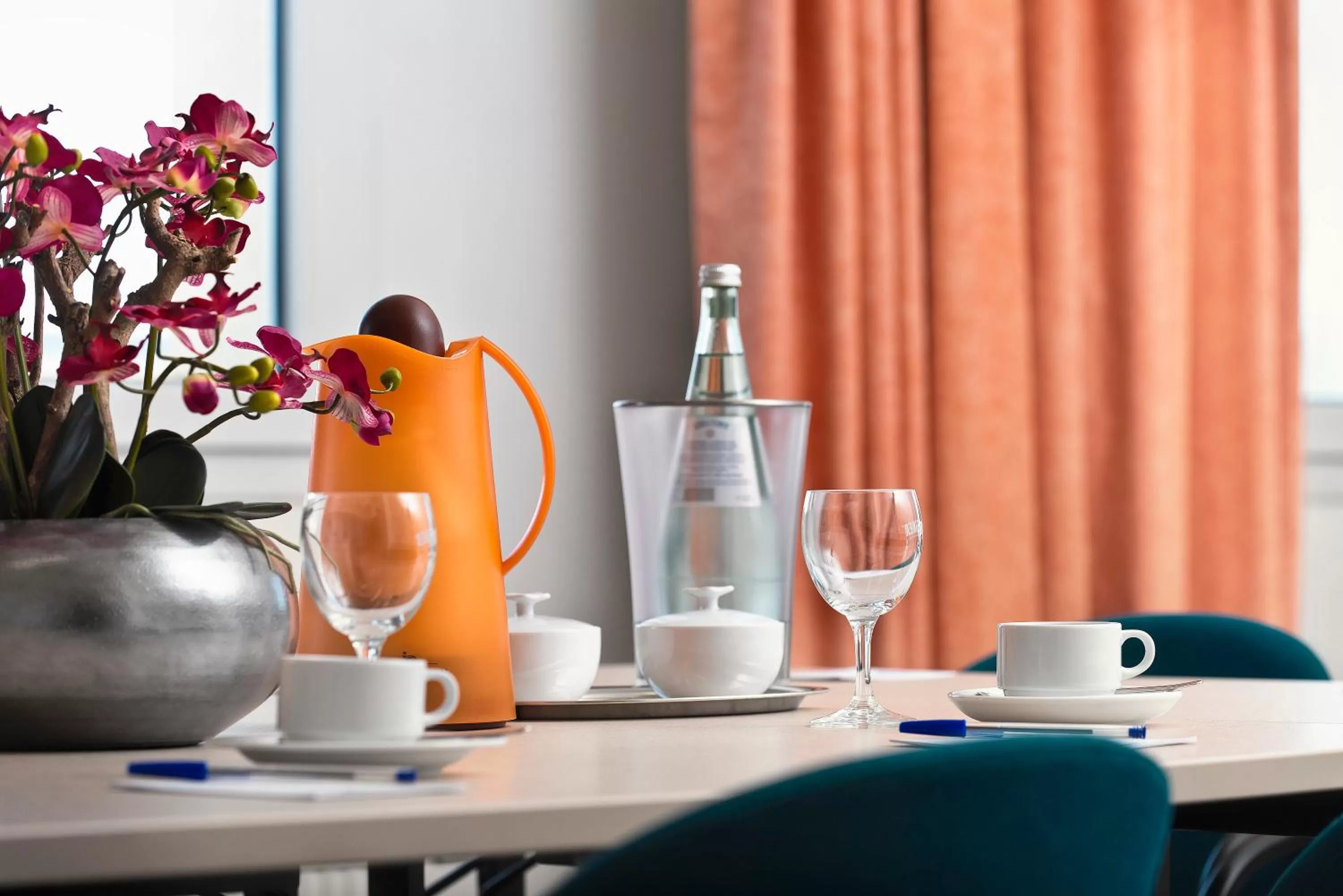 Restaurant/places to eat in Days Inn Dessau