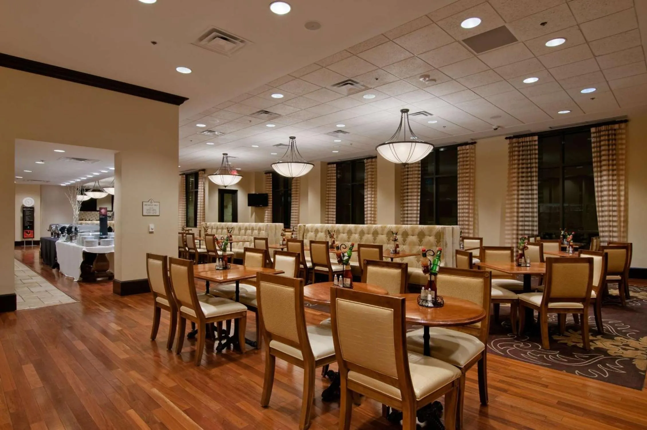 Dining area in Embassy Suites San Antonio Riverwalk-Downtown