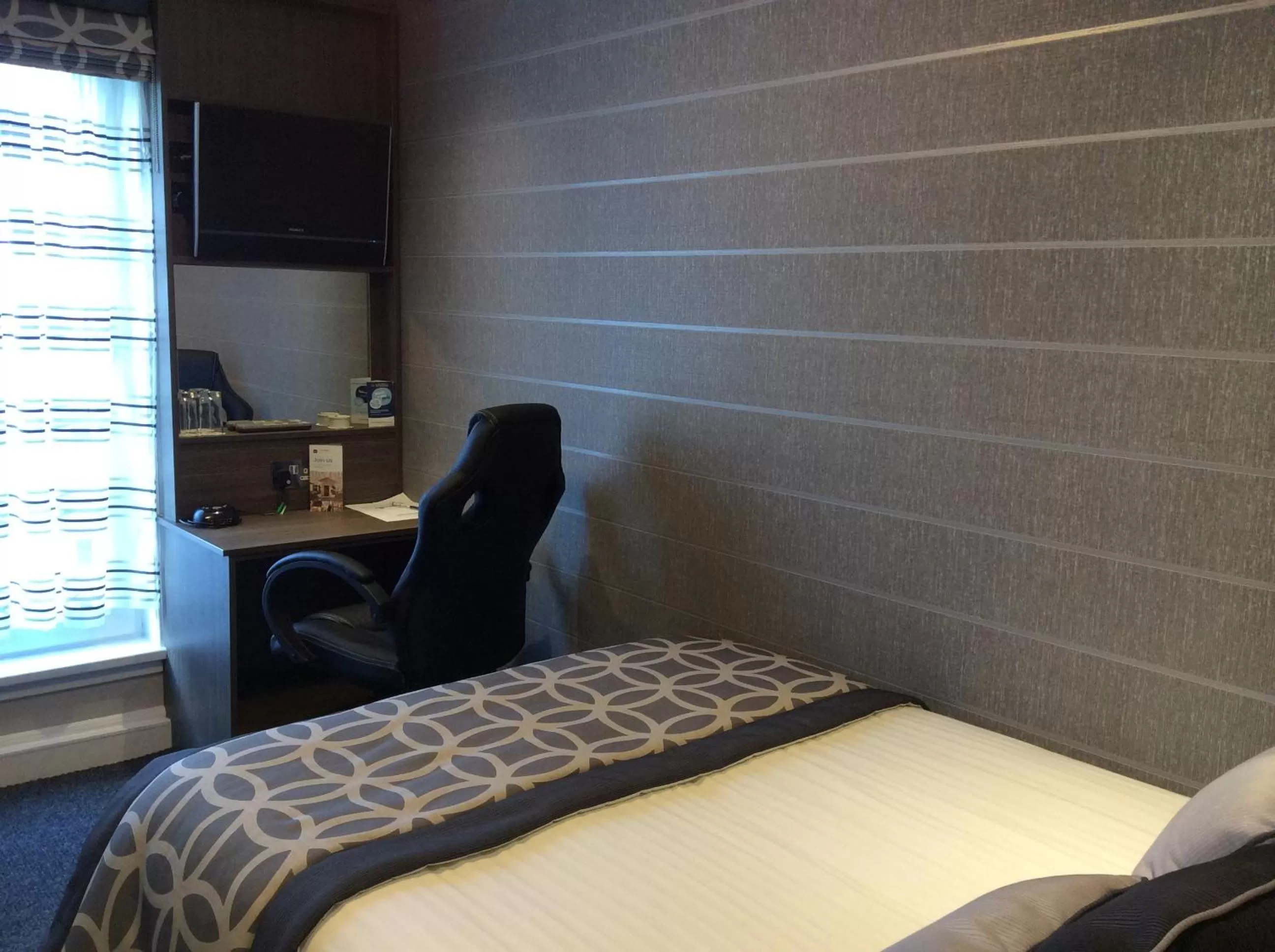 Bedroom, Bed in Dryfesdale Hotel - BW Signature Collection