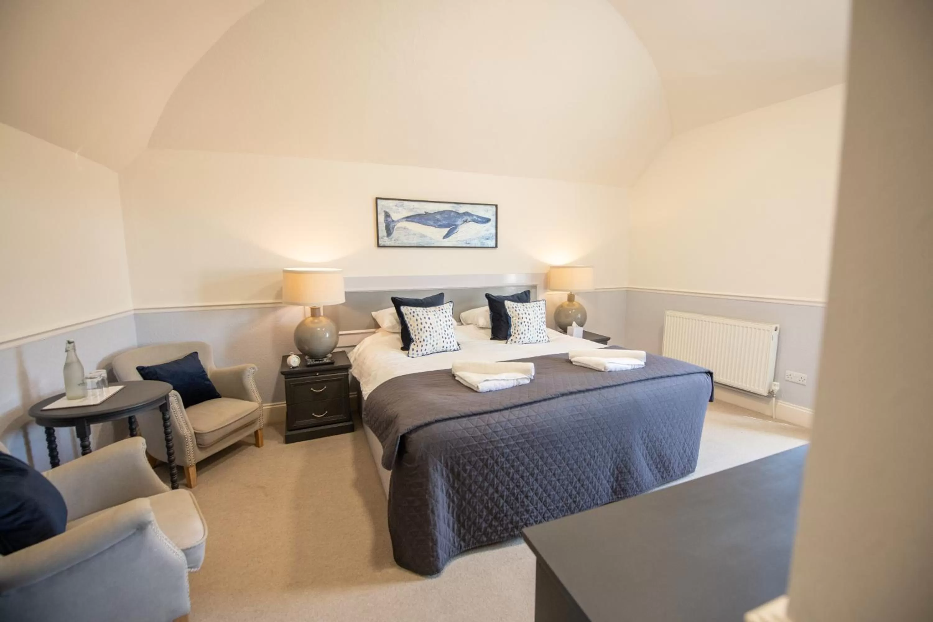 Bedroom, Bed in The Woodlands Hotel