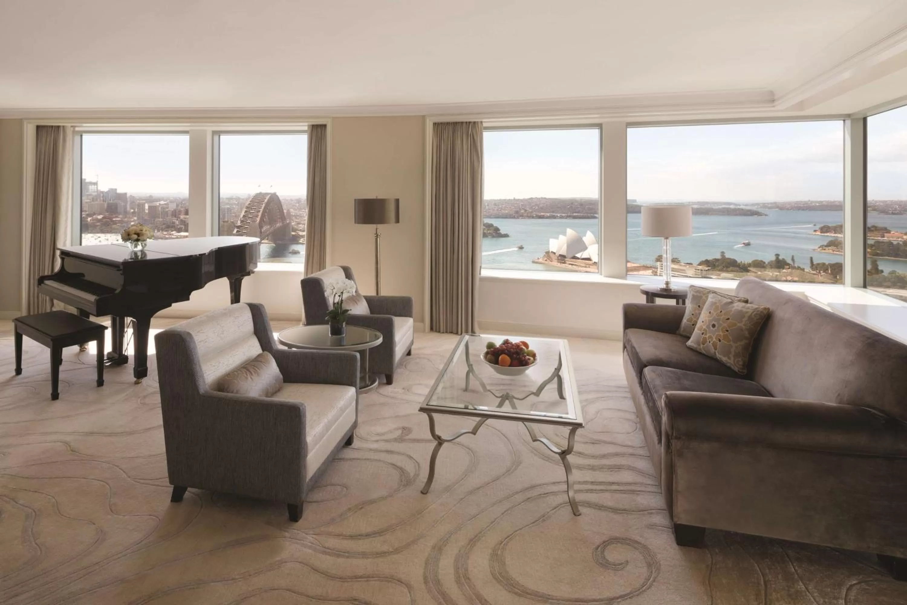 Bed in Shangri-La Sydney