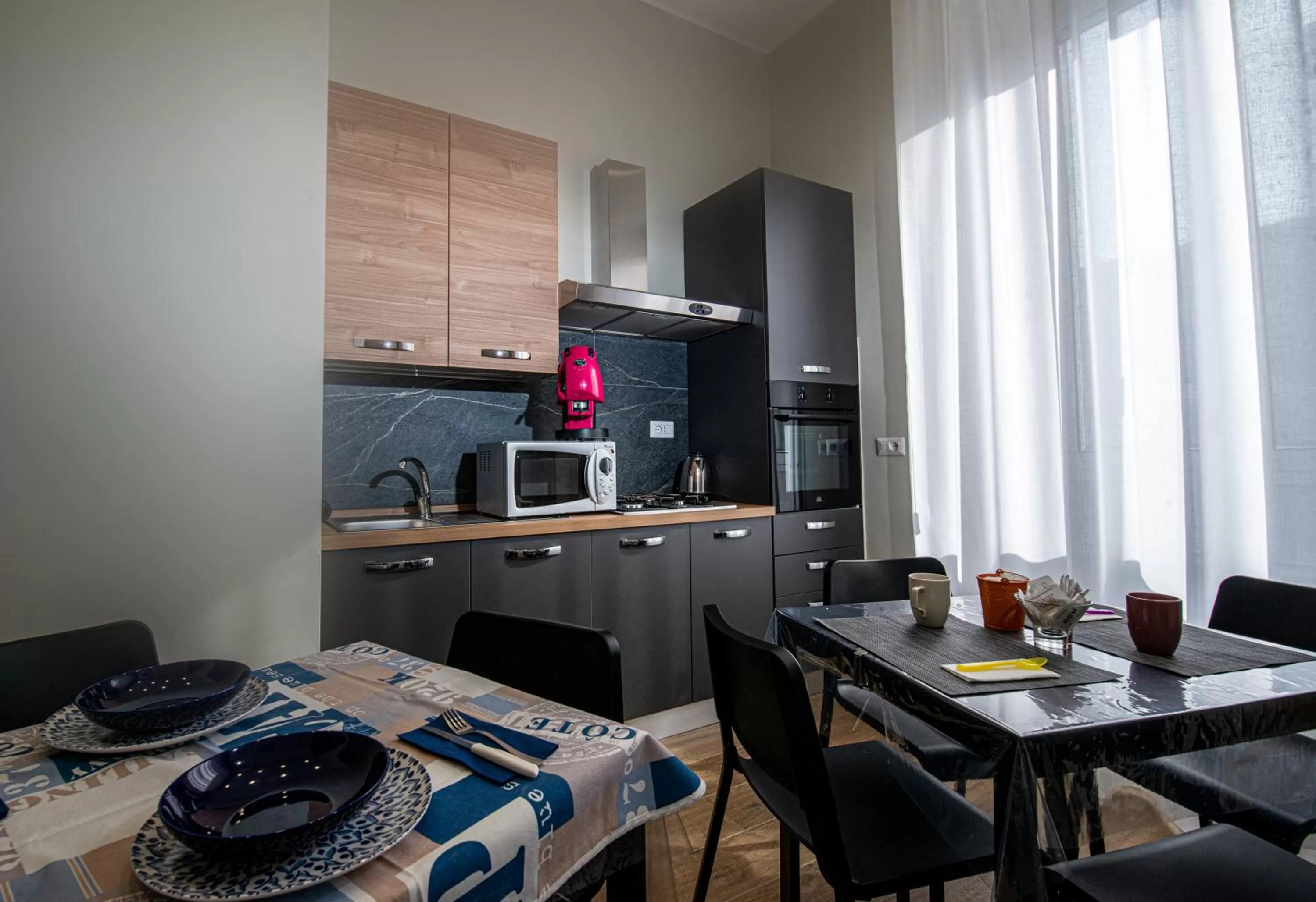 Coffee/tea facilities, Dining Area in VIVI A NAPOLI