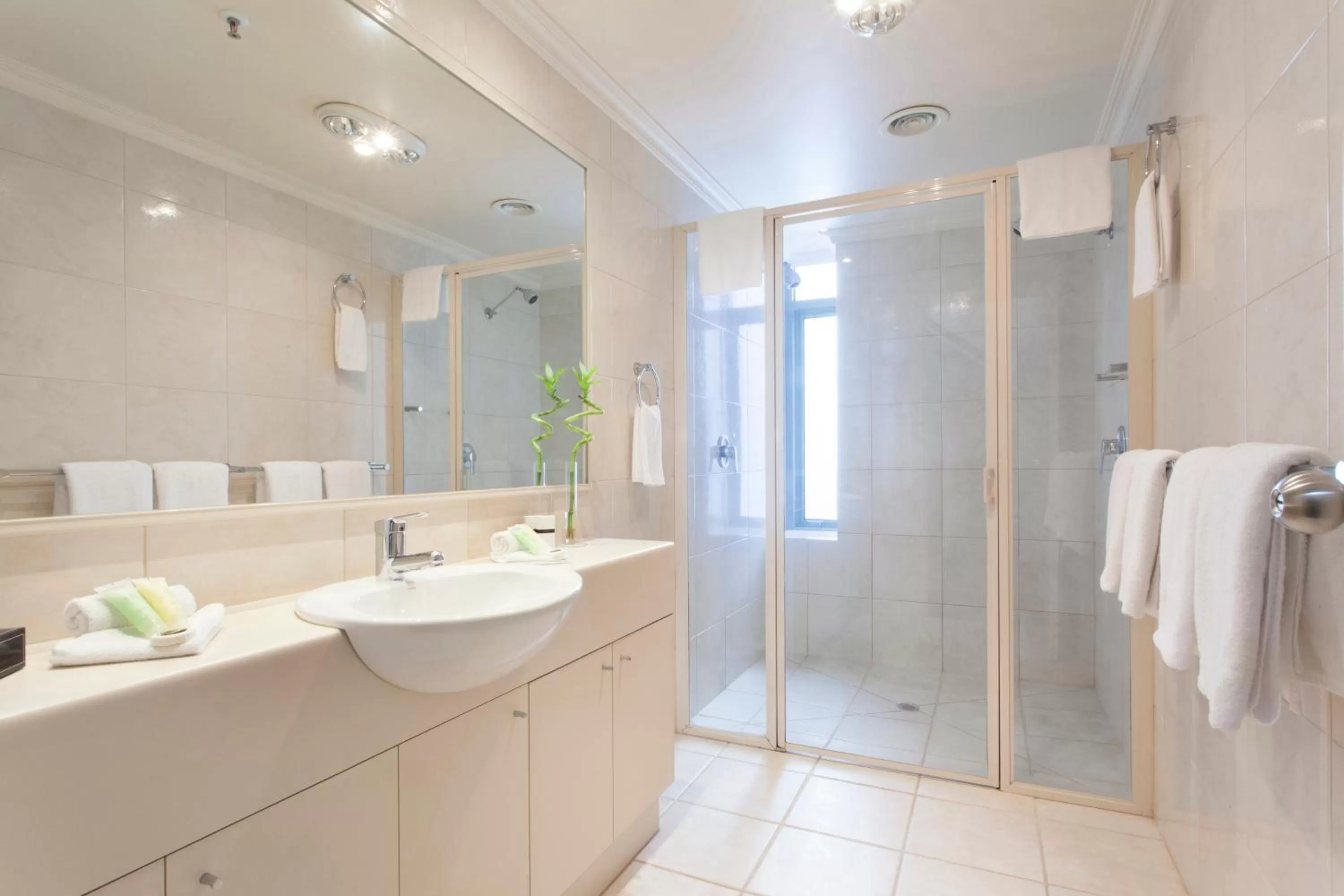 Bathroom in Melbourne Metropole Central Official