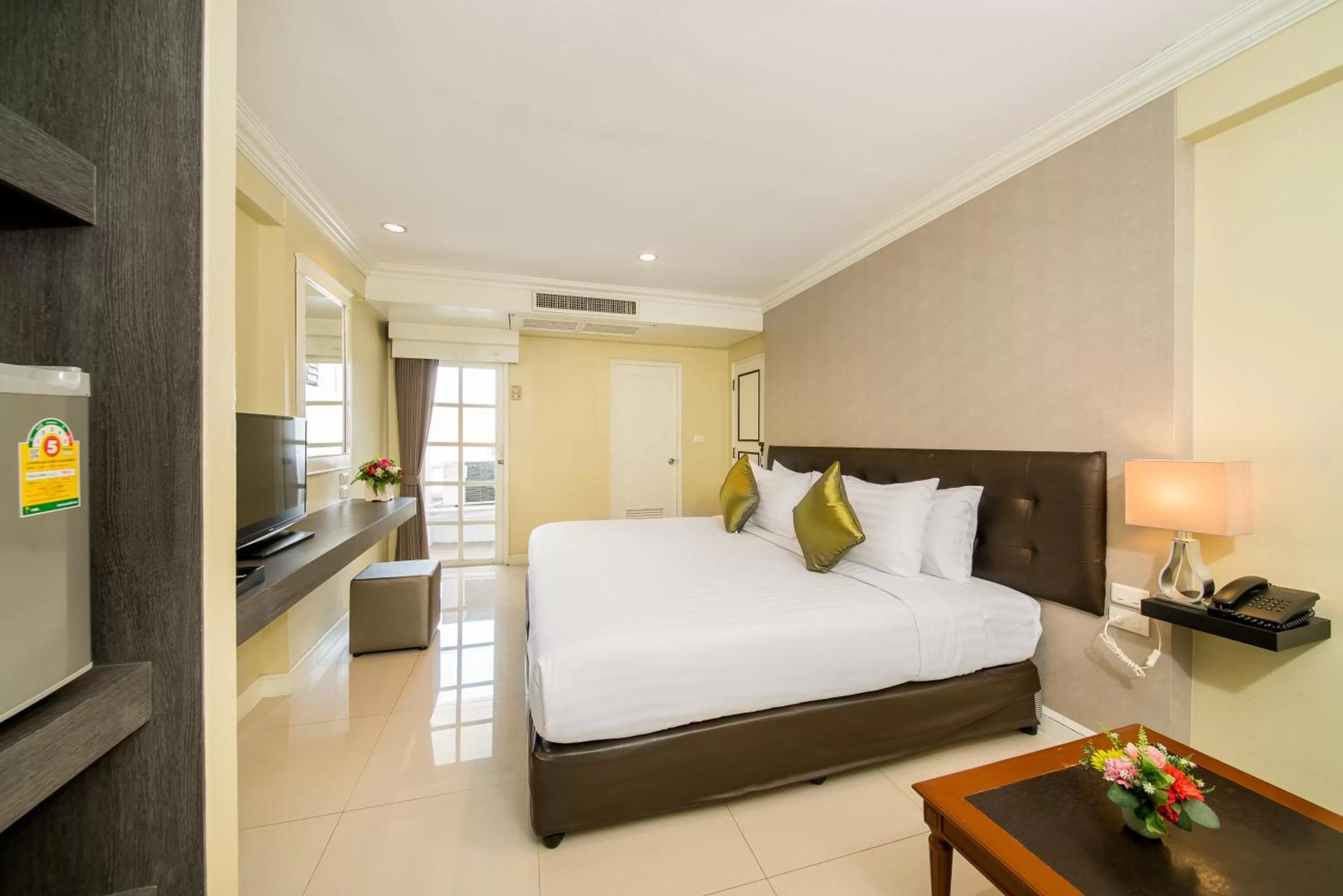 Bedroom, Bed in Niran Grand Hotel