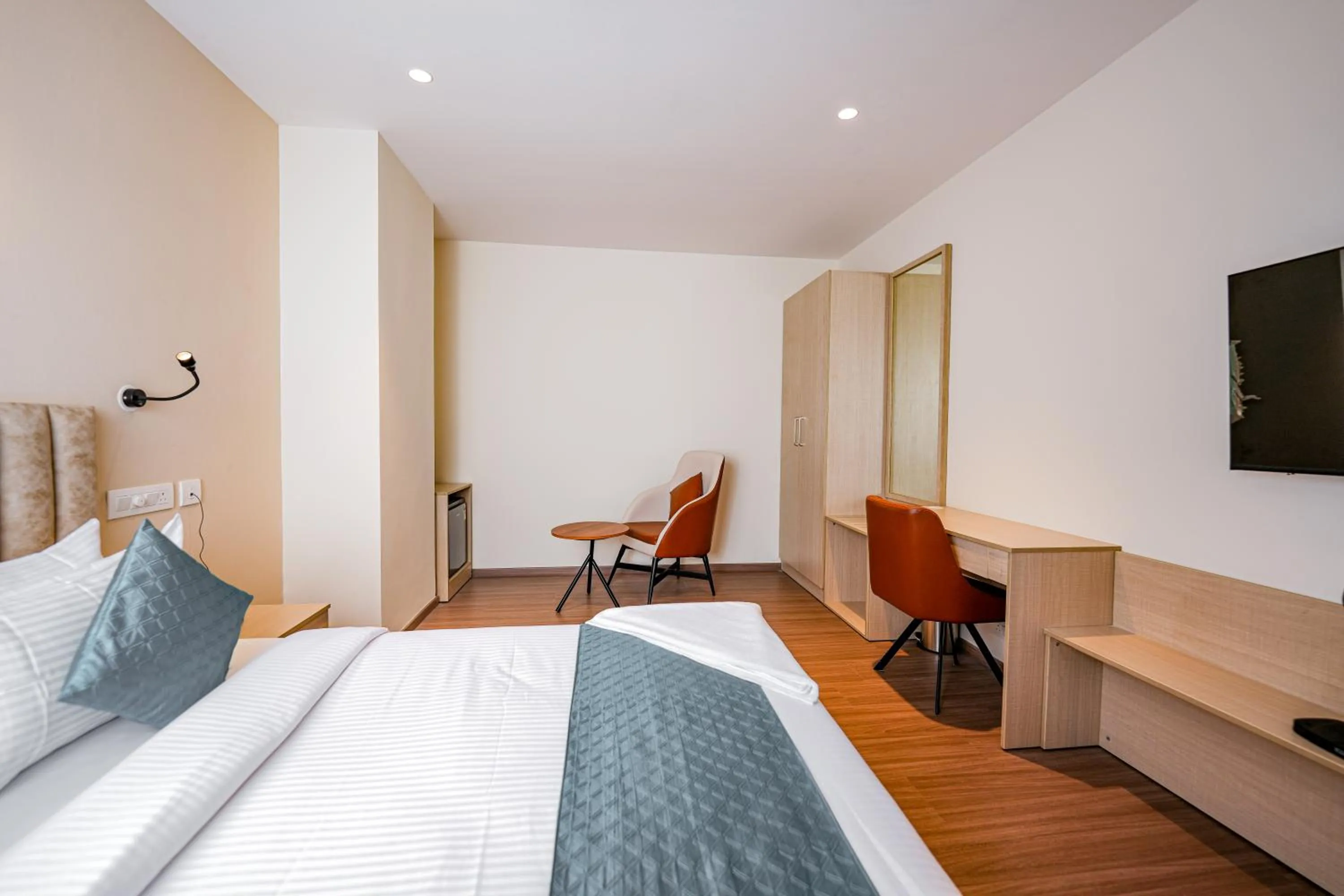 Bedroom, Bed in Casa Hotel & Suites, Gachibowli, Hyderabad