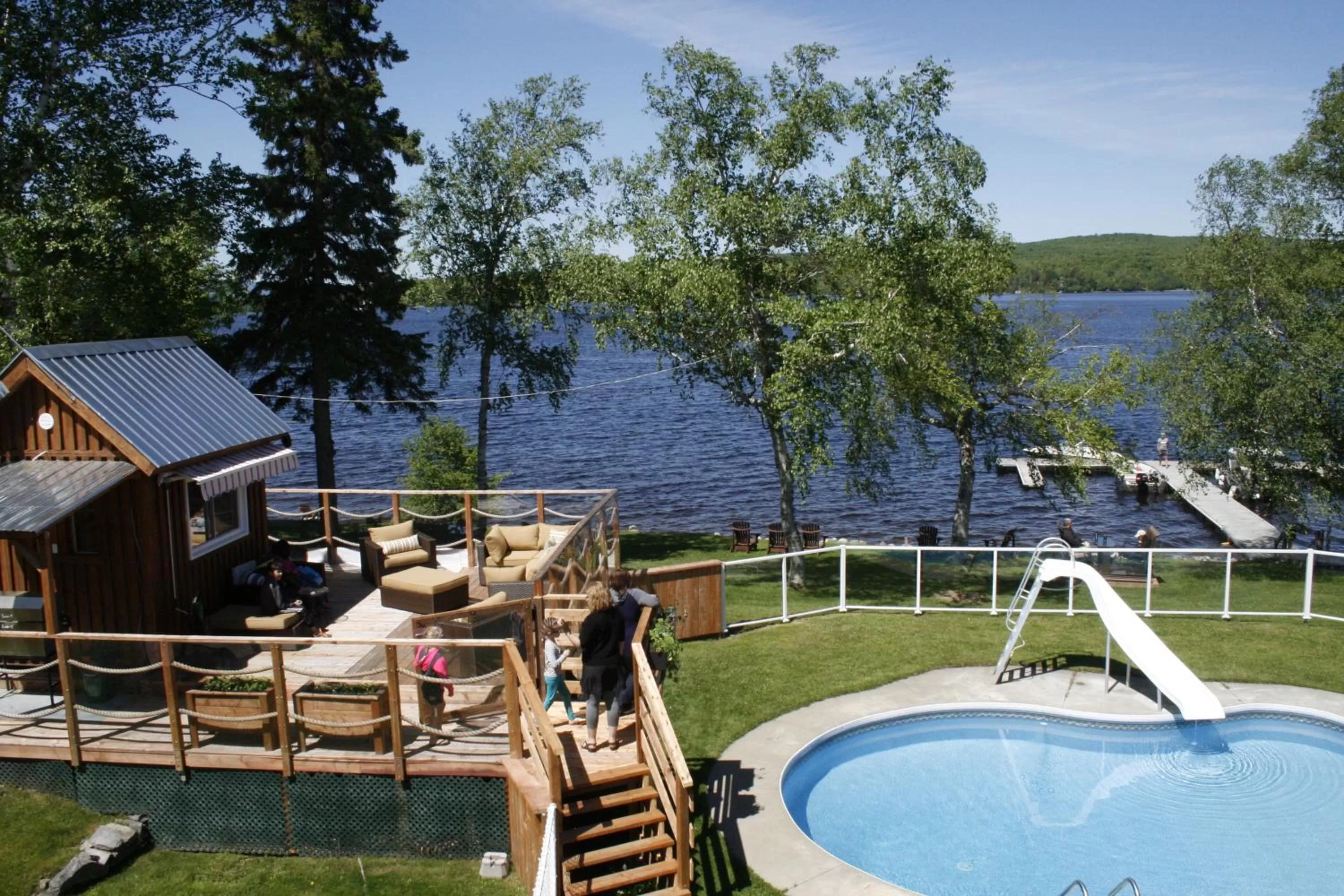 Pool View in Auberge et Chalets sur le Lac
