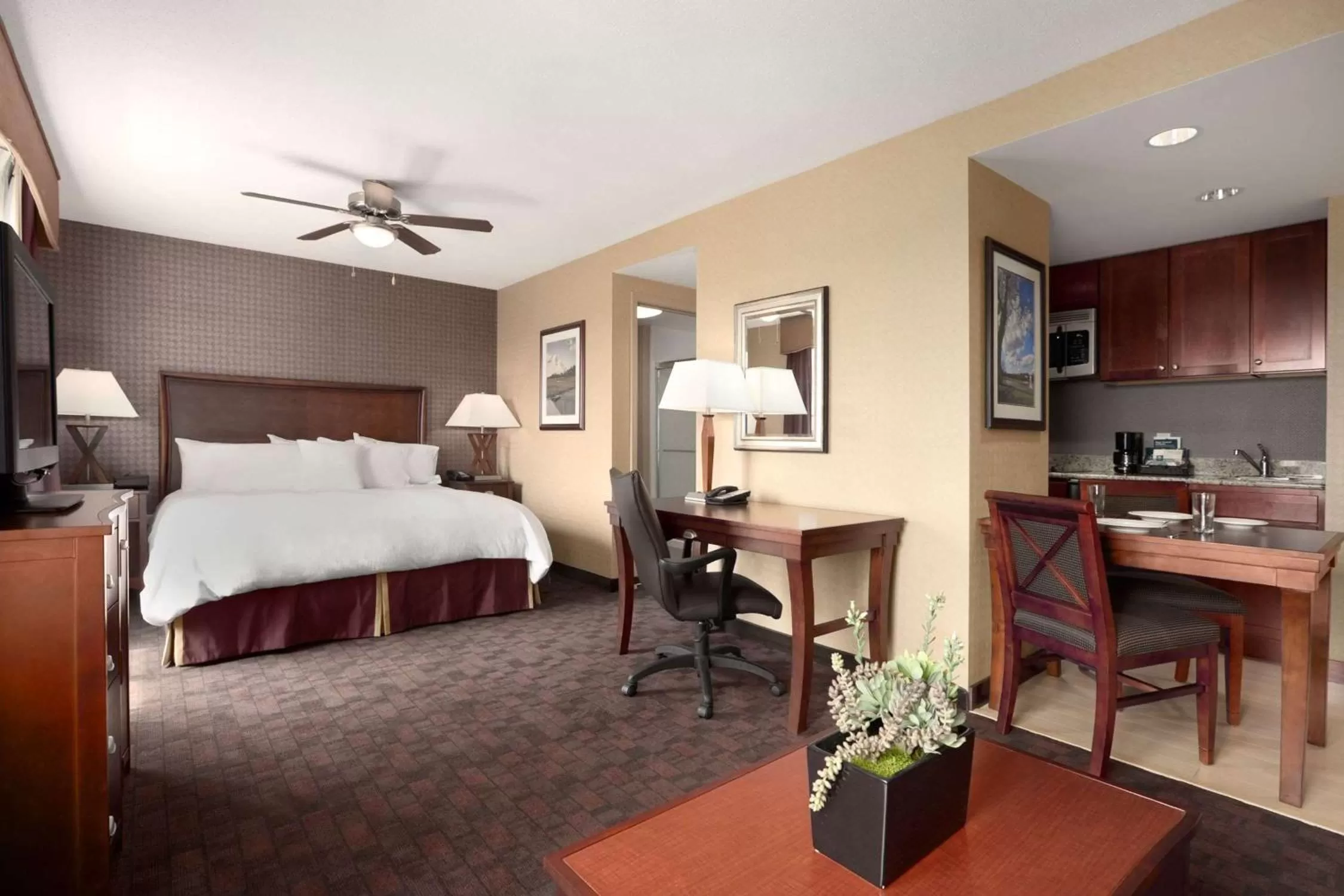 Bed in Homewood Suites Atlantic City Egg Harbor Township
