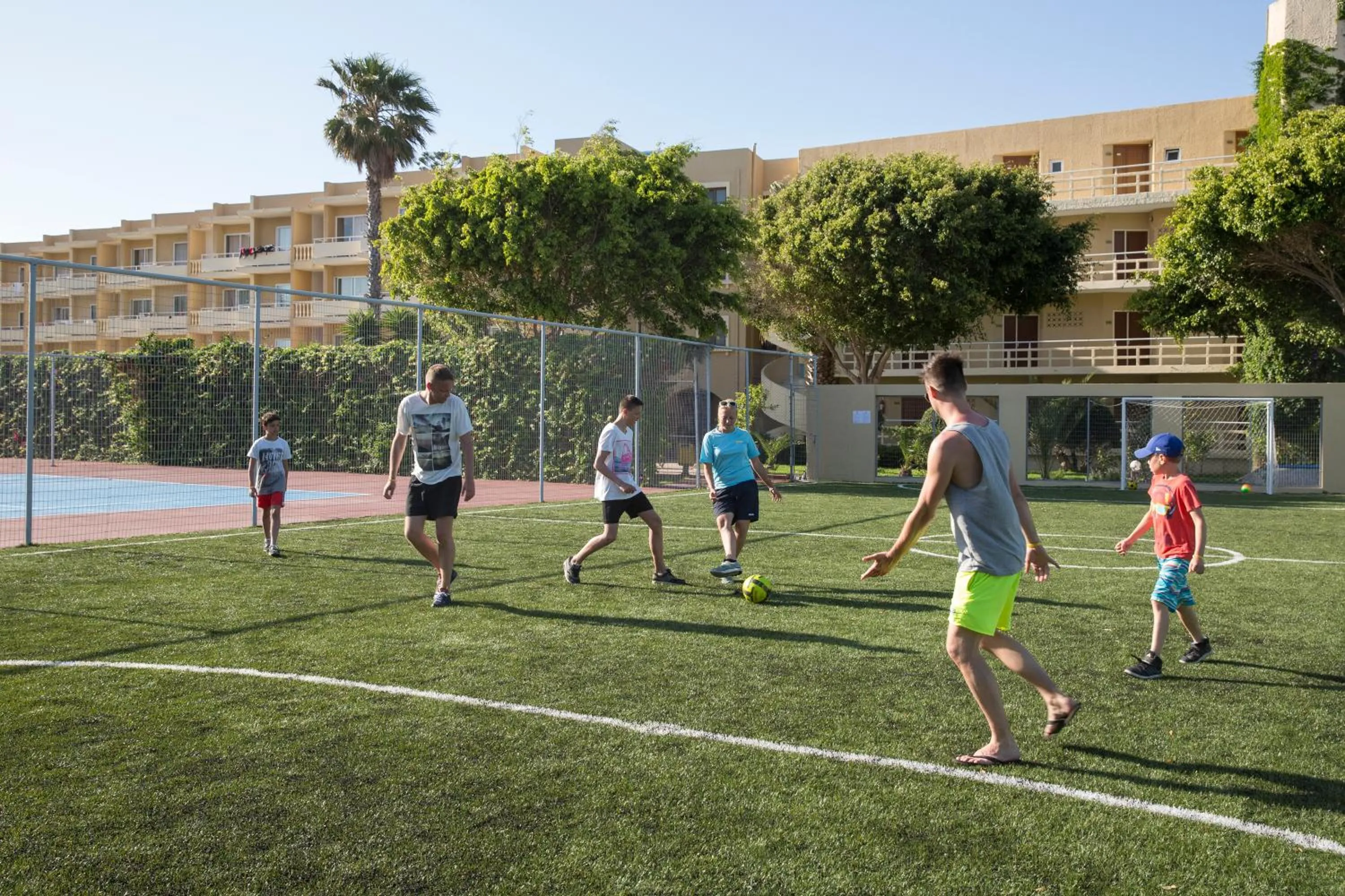 People in Sunshine Rhodes