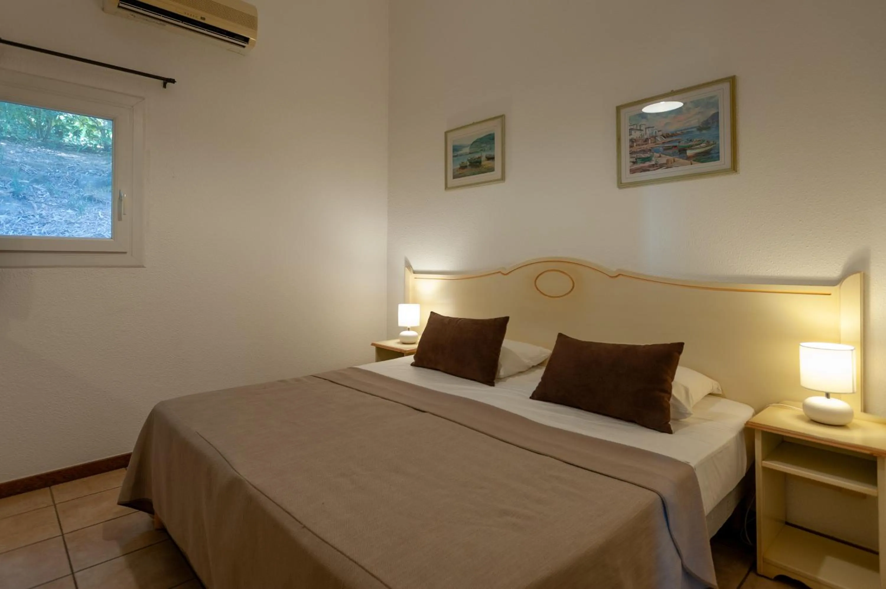 Bed in Résidence Marina Di Santa Giulia