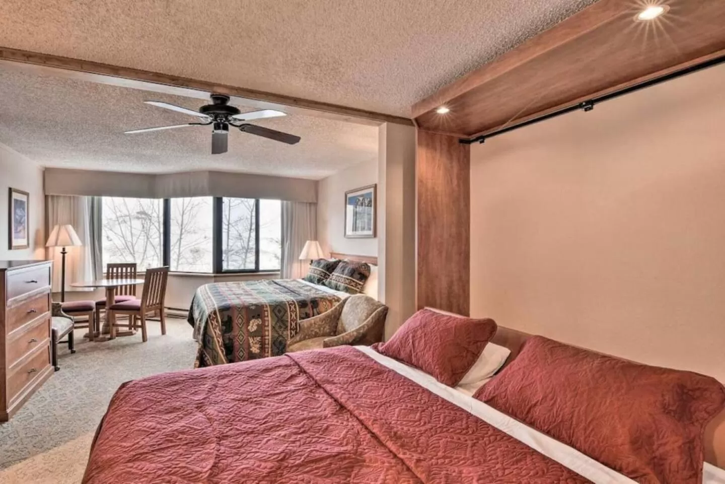 Bedroom, Bed in Grand Lodge