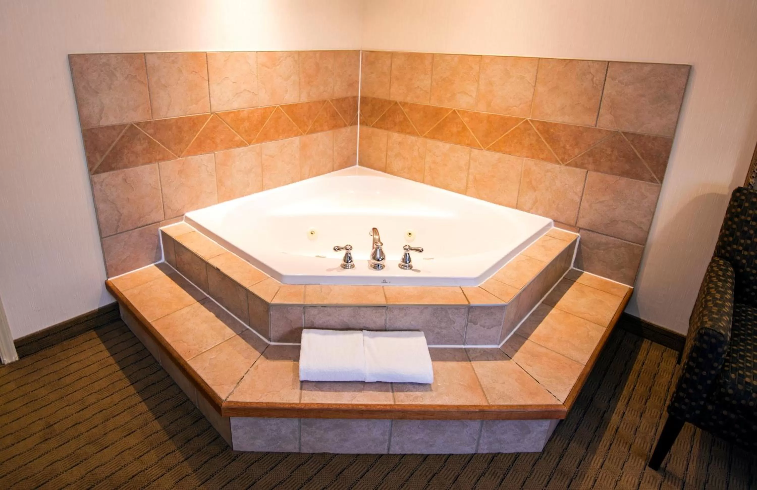 King Suite - Non-Smoking in Holiday Inn Hinton by IHG