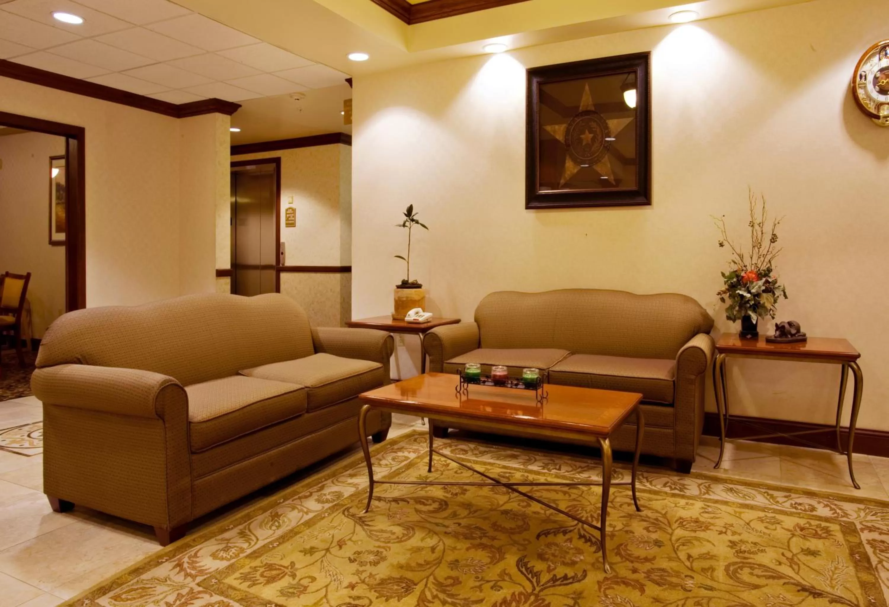 Lobby or reception in Holiday Inn Express Hotel & Suites Levelland by IHG