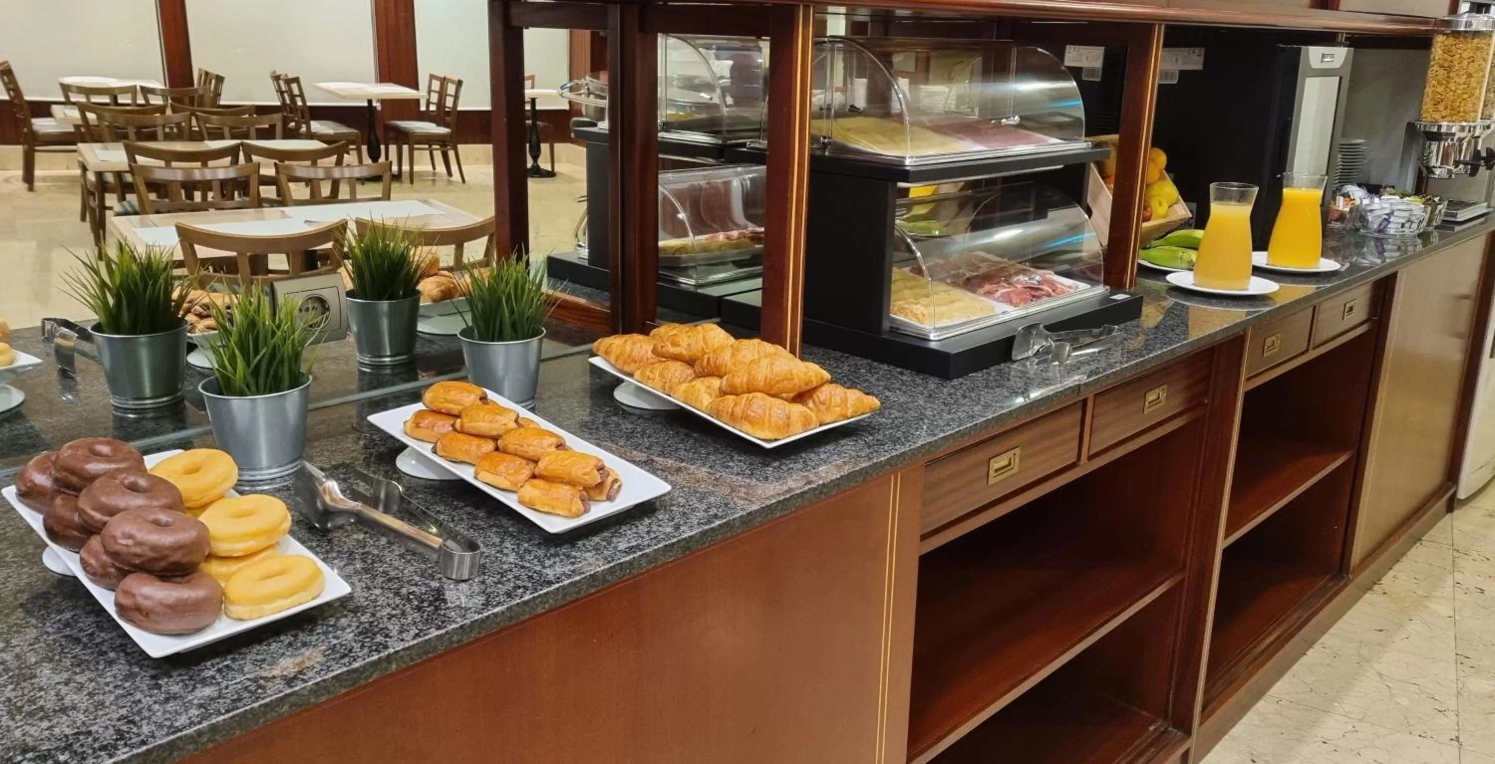 Breakfast in Hotel Gran Legazpi