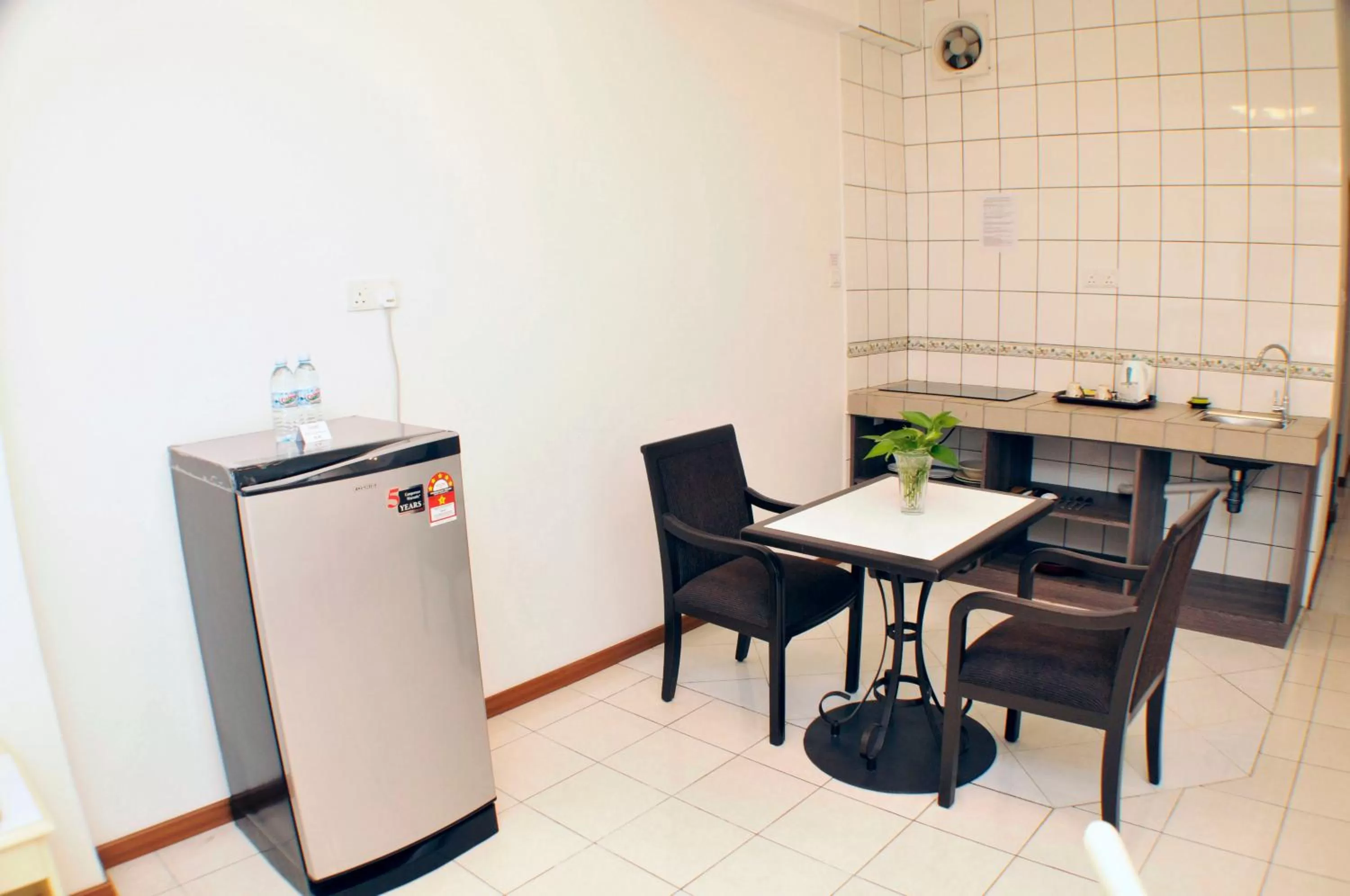 Kitchen or kitchenette in Promenade Service Apartment