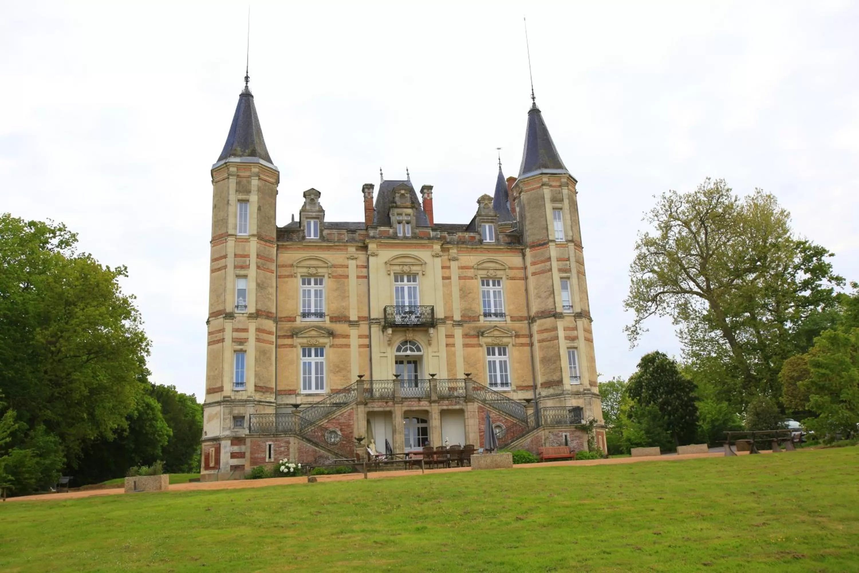 Property building in Chateau De La Moriniere