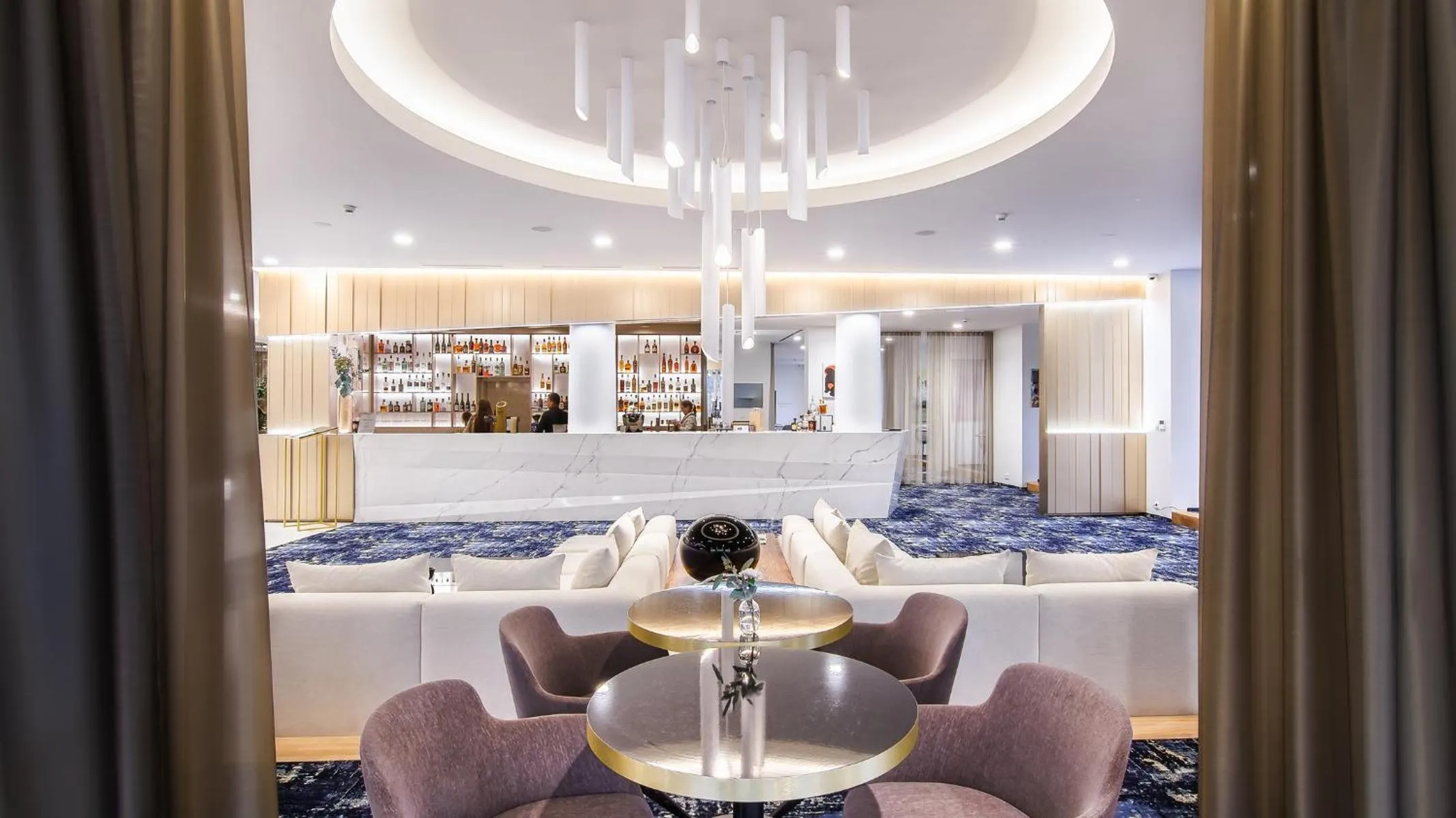 Restaurant/places to eat in The President