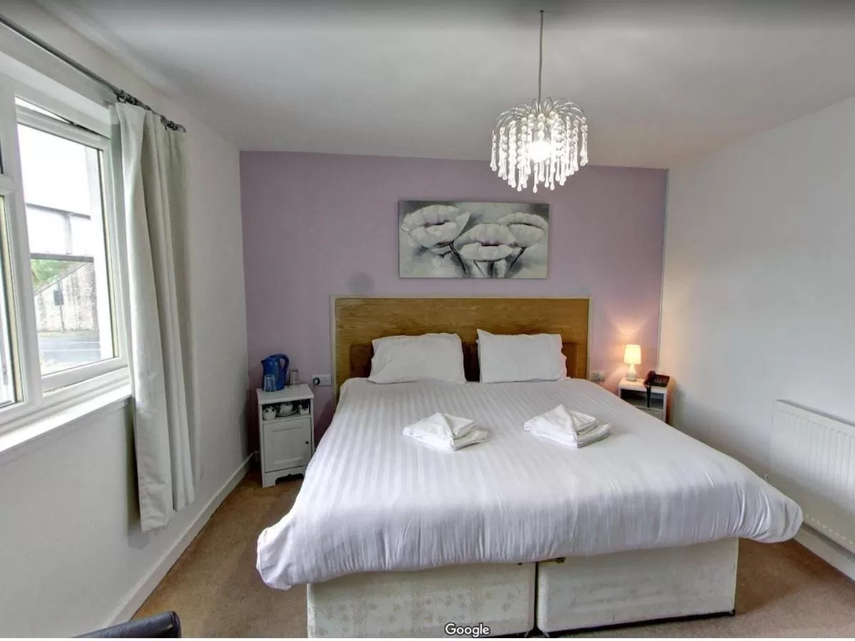 Bedroom, Bed in County Hotel