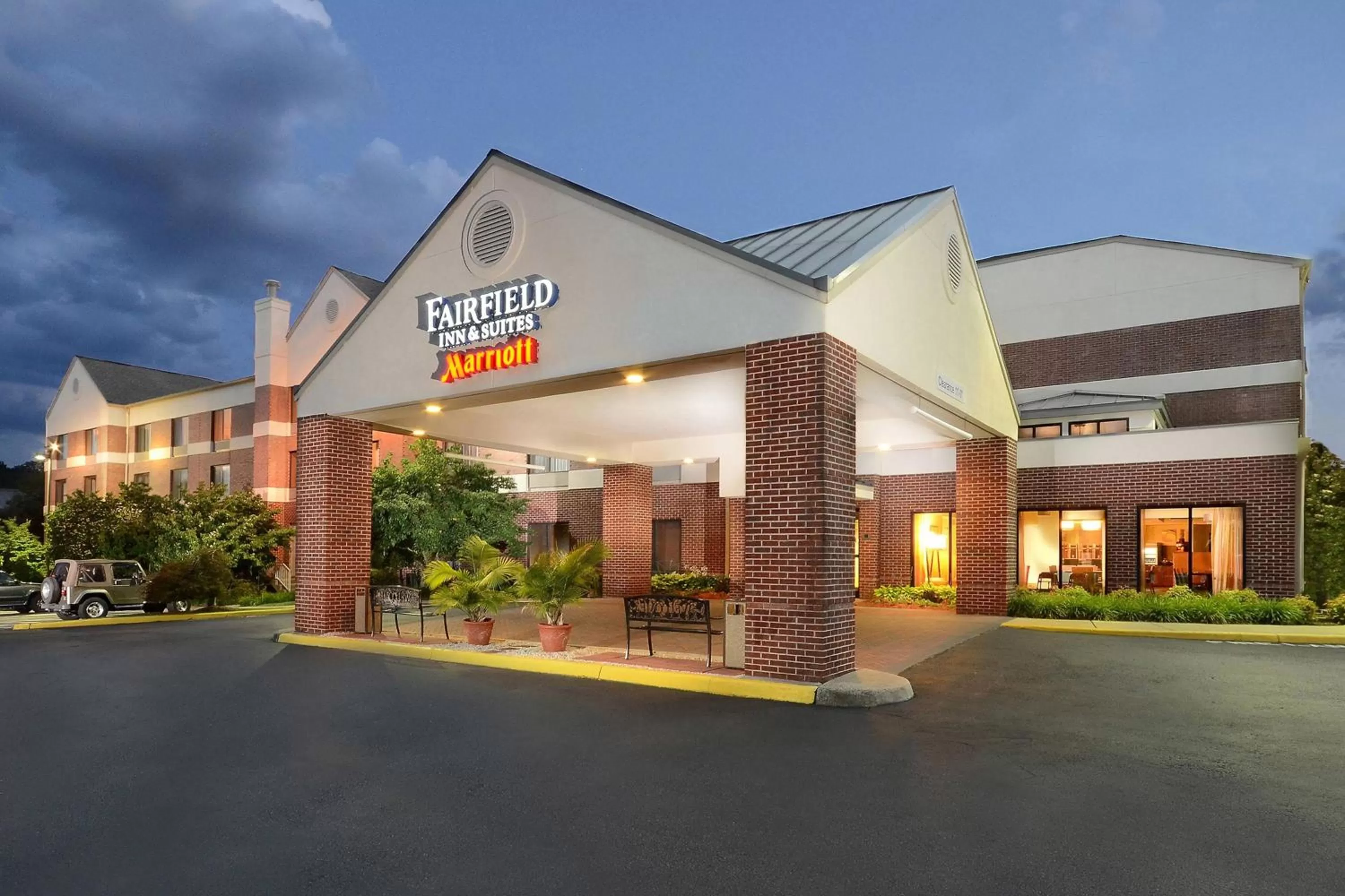 Property building in Fairfield Inn & Suites by Marriott Charlottesville North